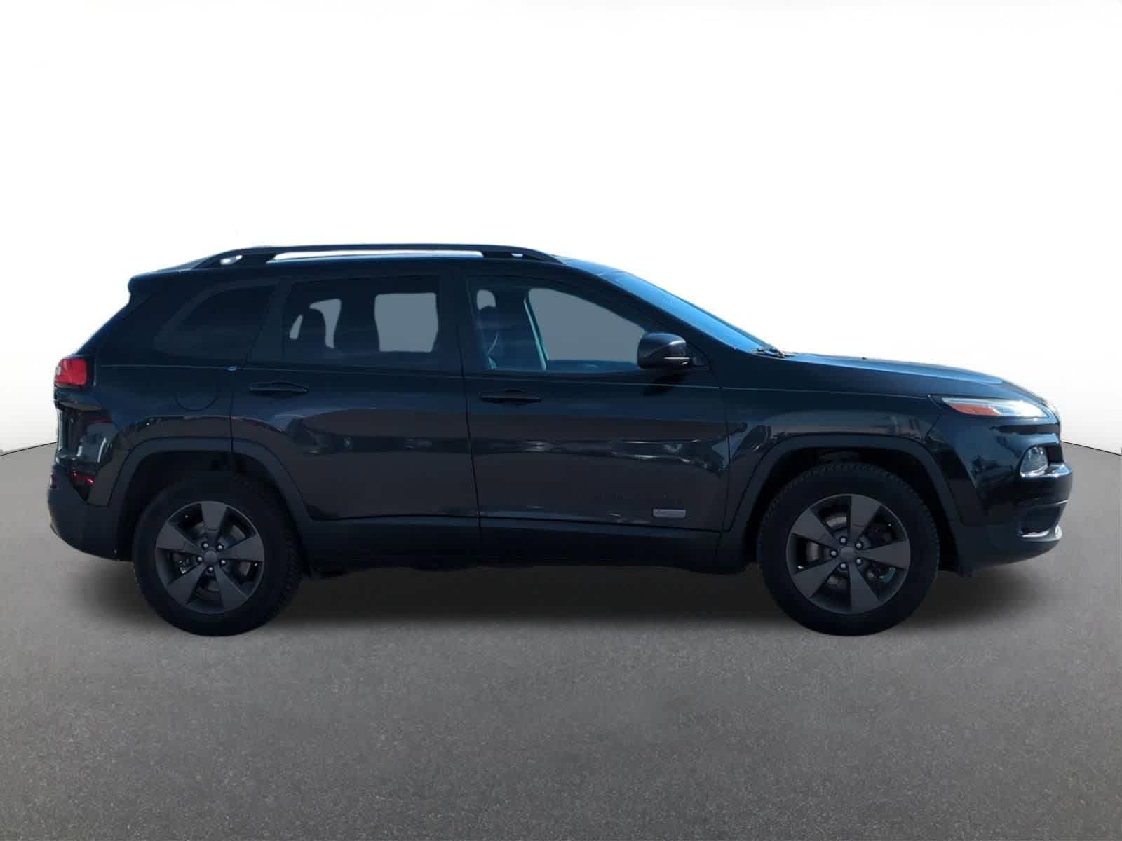 Thumbnail: 2016 Jeep Cherokee - 7