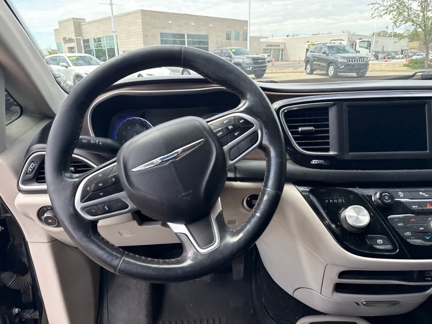 Thumbnail: 2019 Chrysler Pacifica - 18