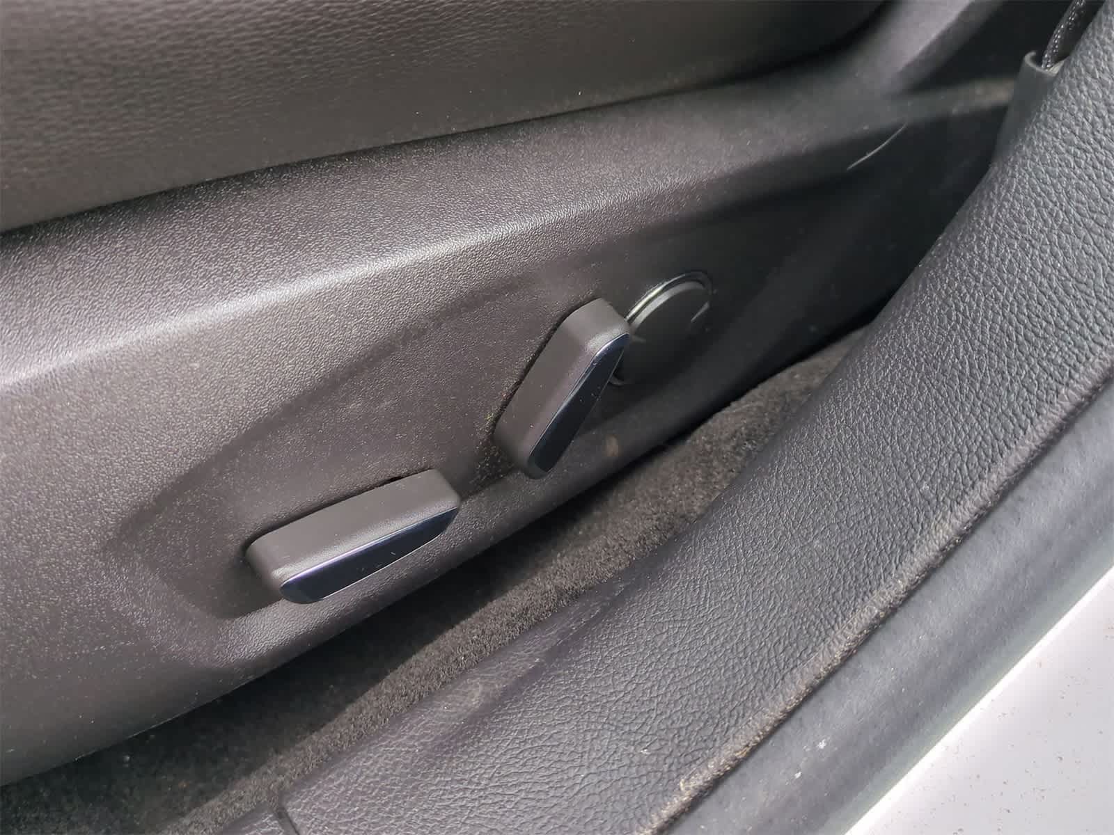 Thumbnail: 2013 Ford Fusion - 16