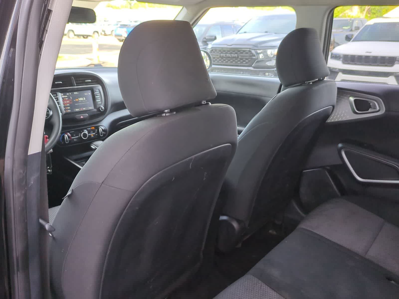 2021 Kia Soul LX - Photo 15