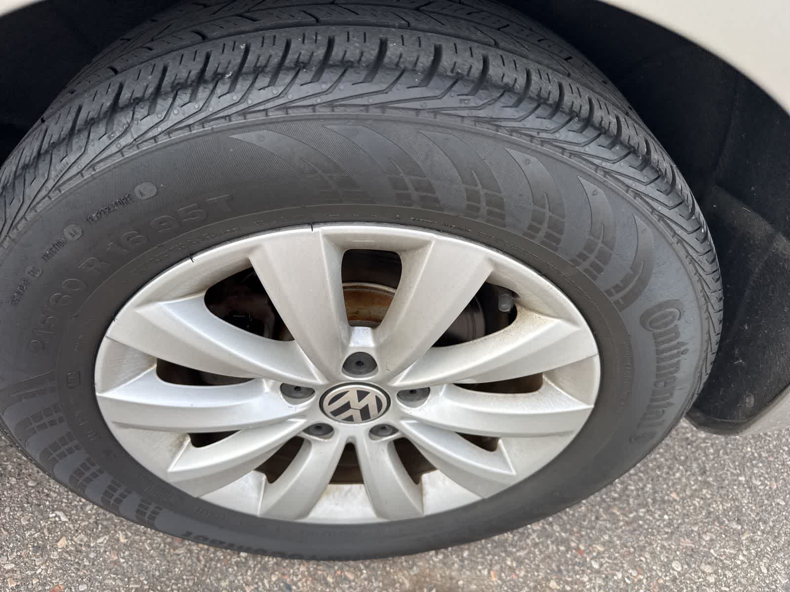 Thumbnail: 2013 Volkswagen Passat - 11