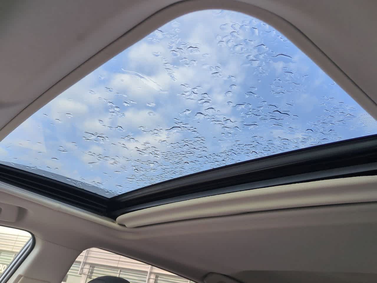 Thumbnail: 2018 Toyota RAV4 - 18