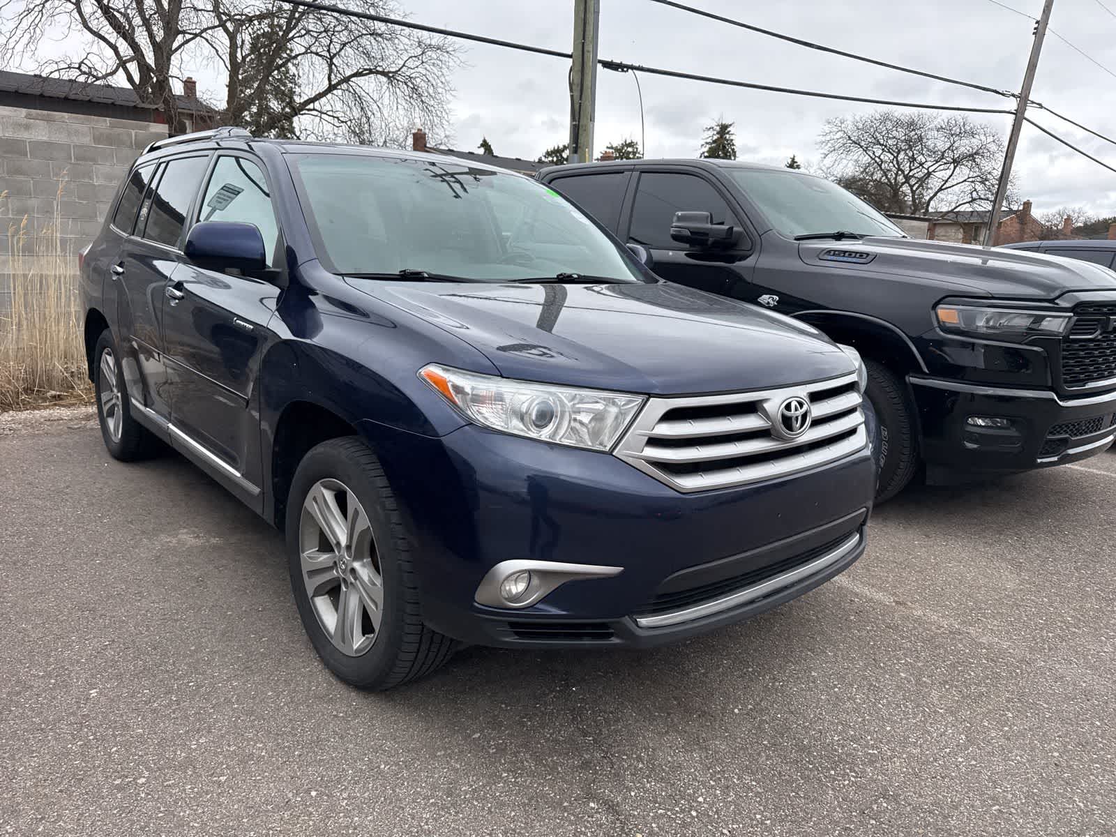 Thumbnail: 2013 Toyota Highlander - 3