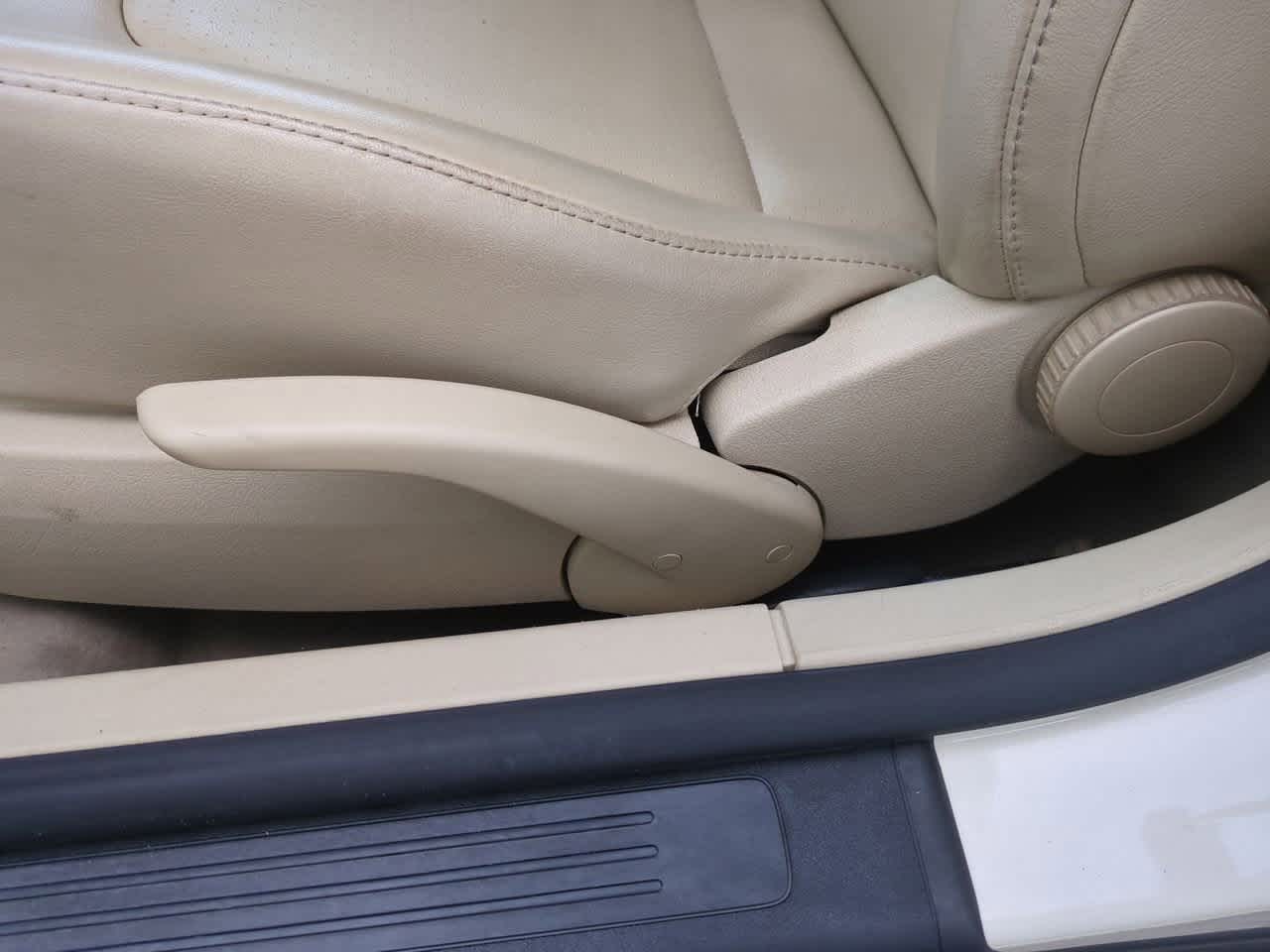Thumbnail: 2006 Volkswagen New Beetle - 14