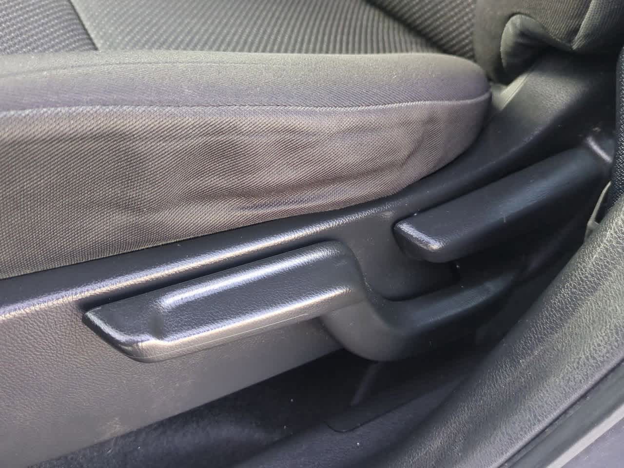 Thumbnail: 2016 Honda HR-V - 15