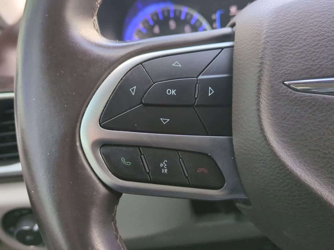 Thumbnail: 2017 Chrysler Pacifica - 23