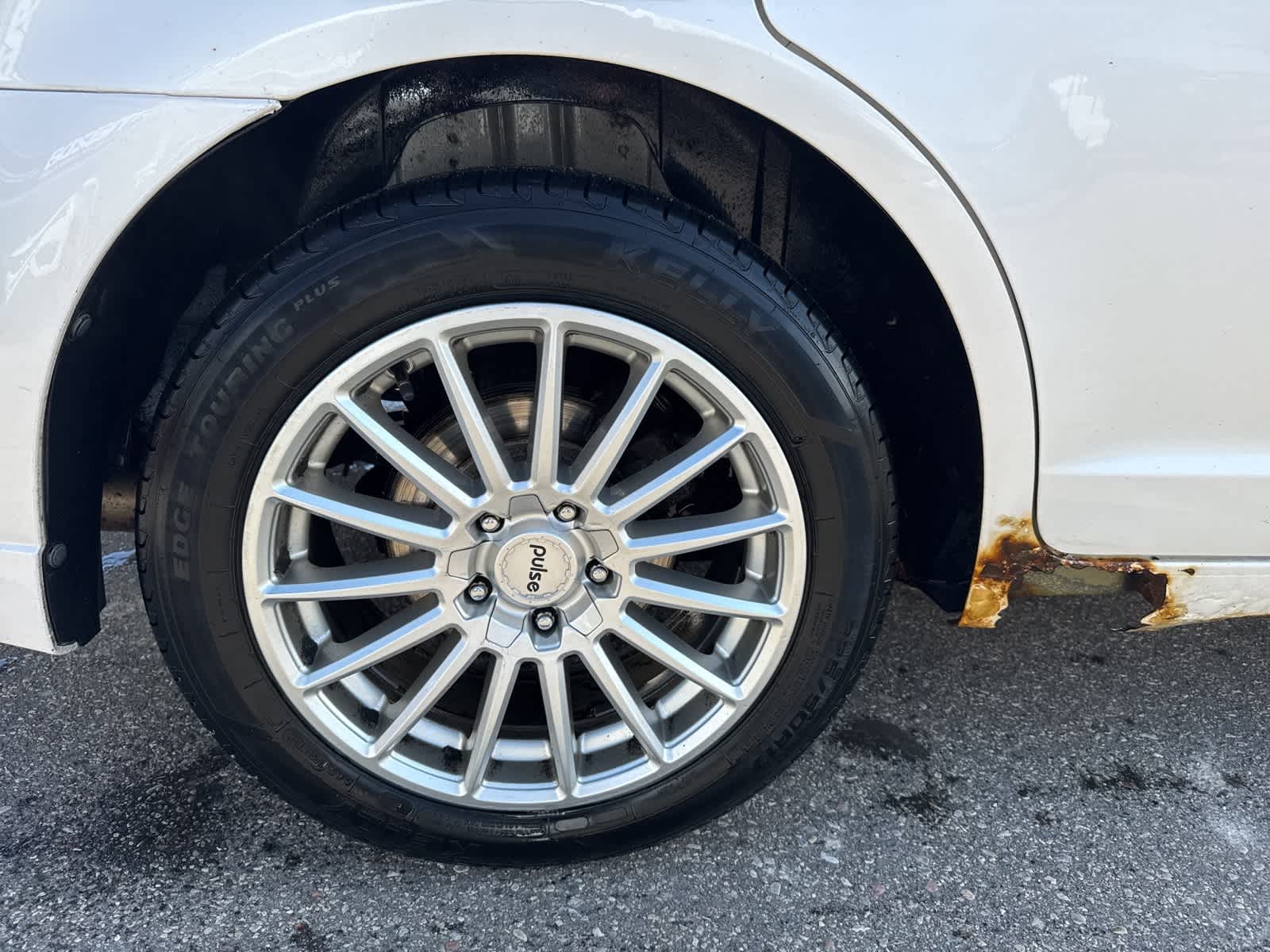 Thumbnail: 2011 Ford Fusion - 11