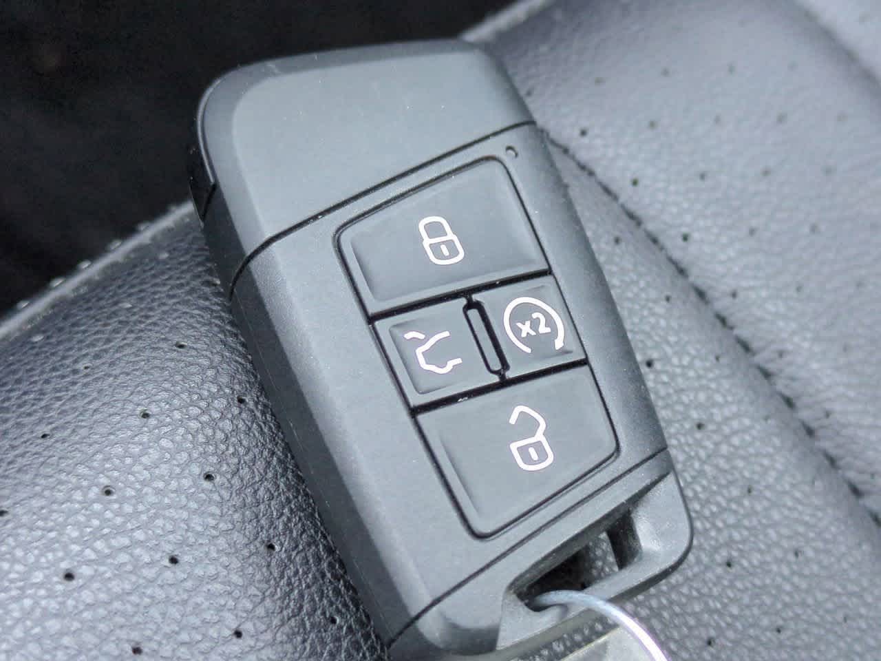 Thumbnail: 2023 Volkswagen Tiguan - 33