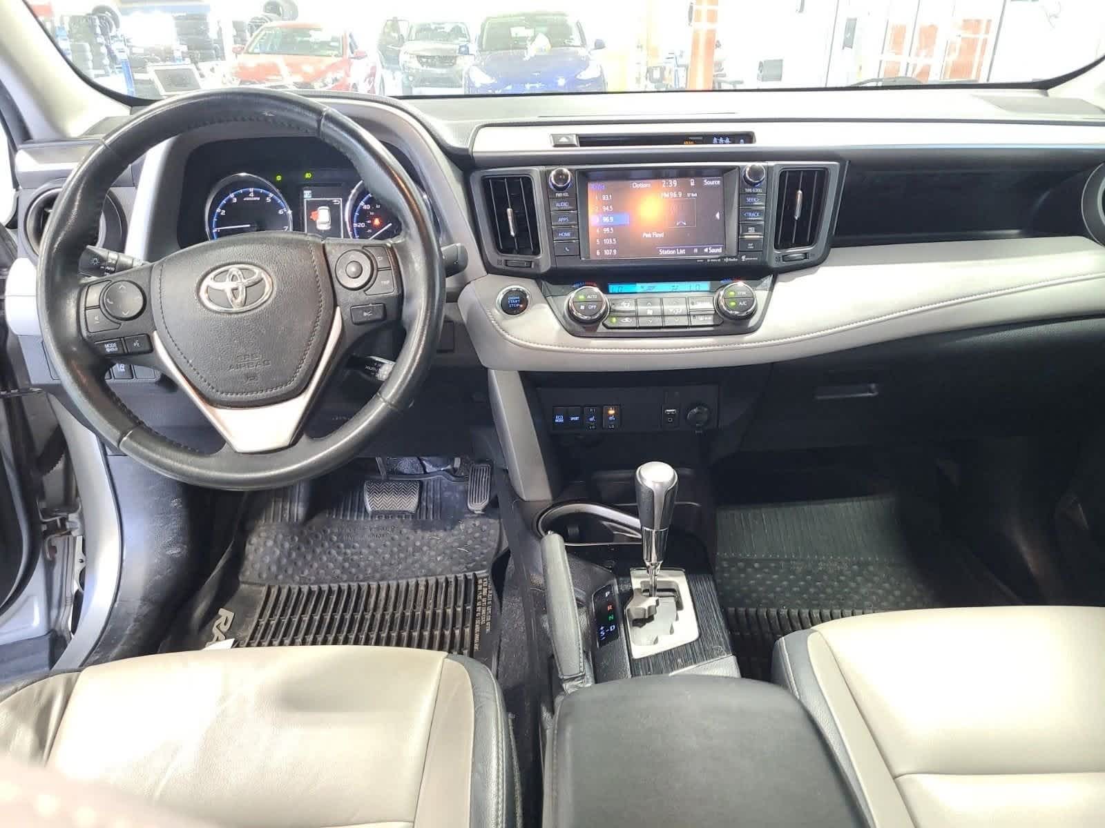 Thumbnail: 2017 Toyota RAV4 - 10