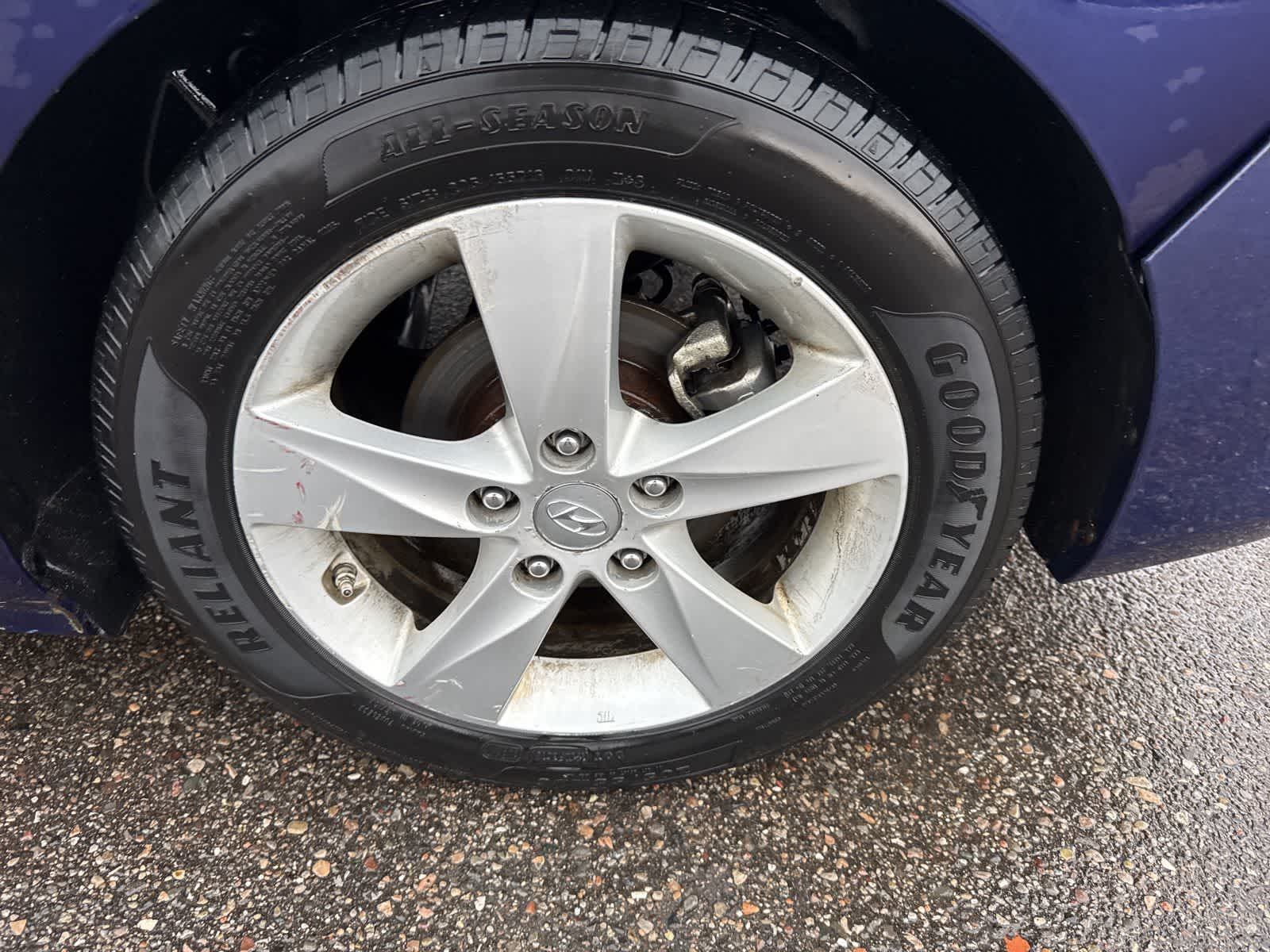 Thumbnail: 2013 Hyundai Elantra - 10