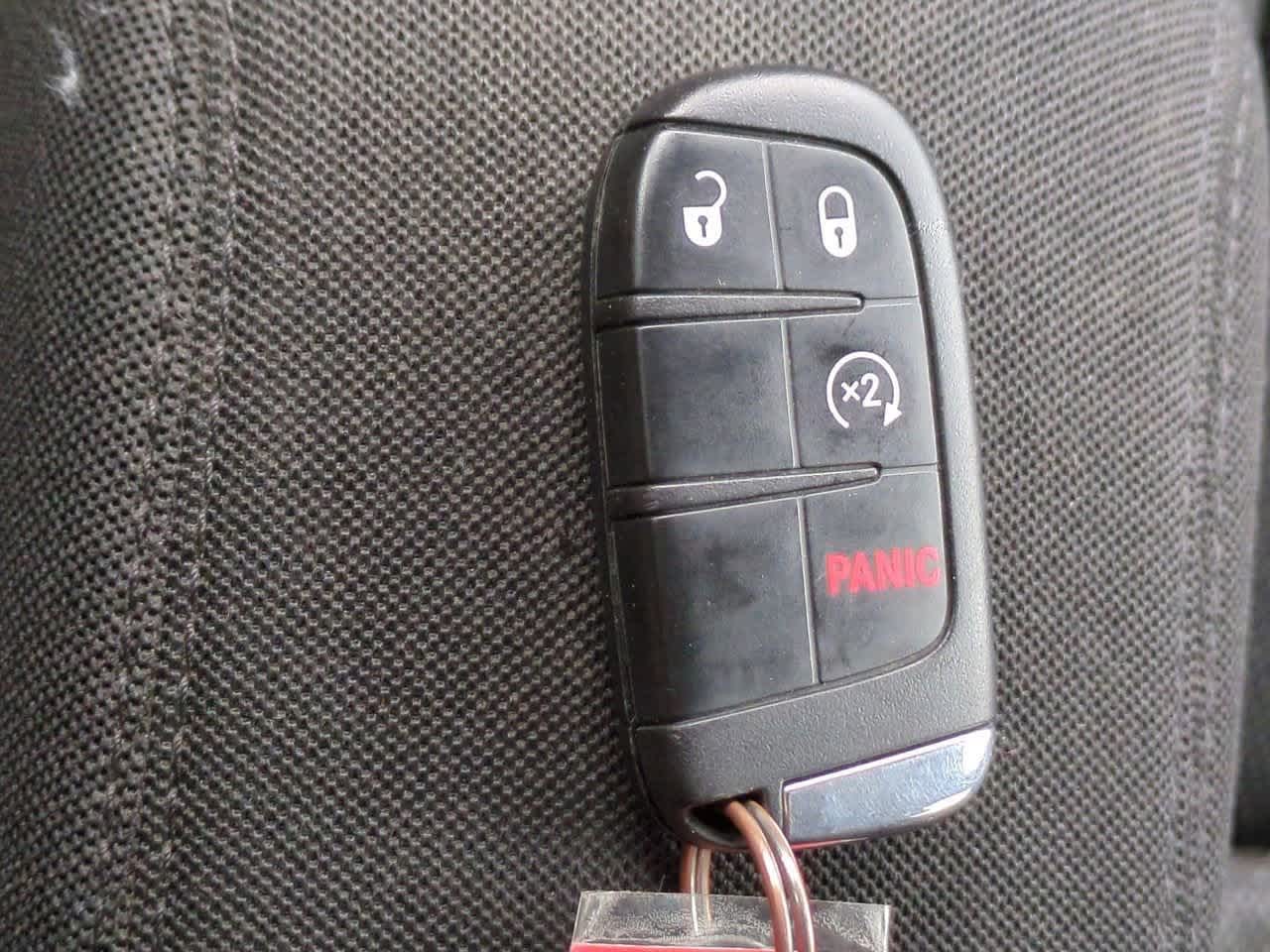 Thumbnail: 2017 Jeep Renegade - 32