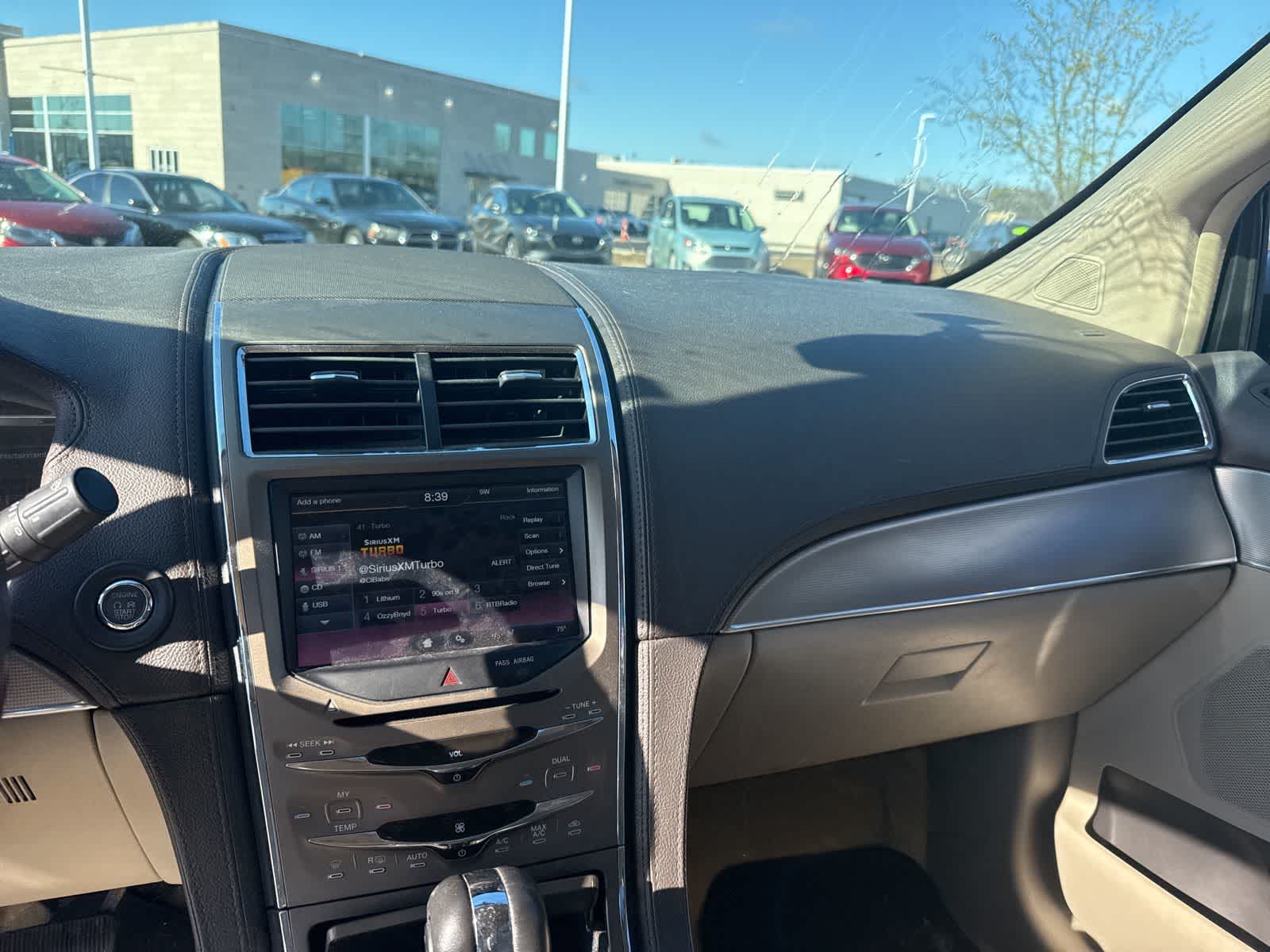 Thumbnail: 2011 Lincoln MKX - 20