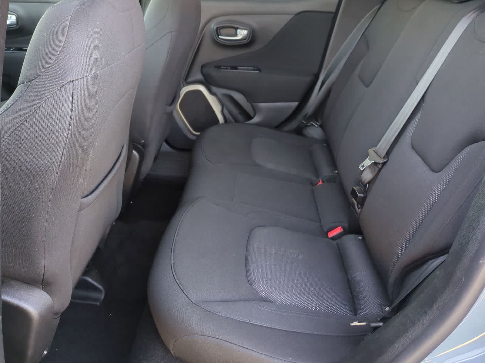 Thumbnail: 2017 Jeep Renegade - 18