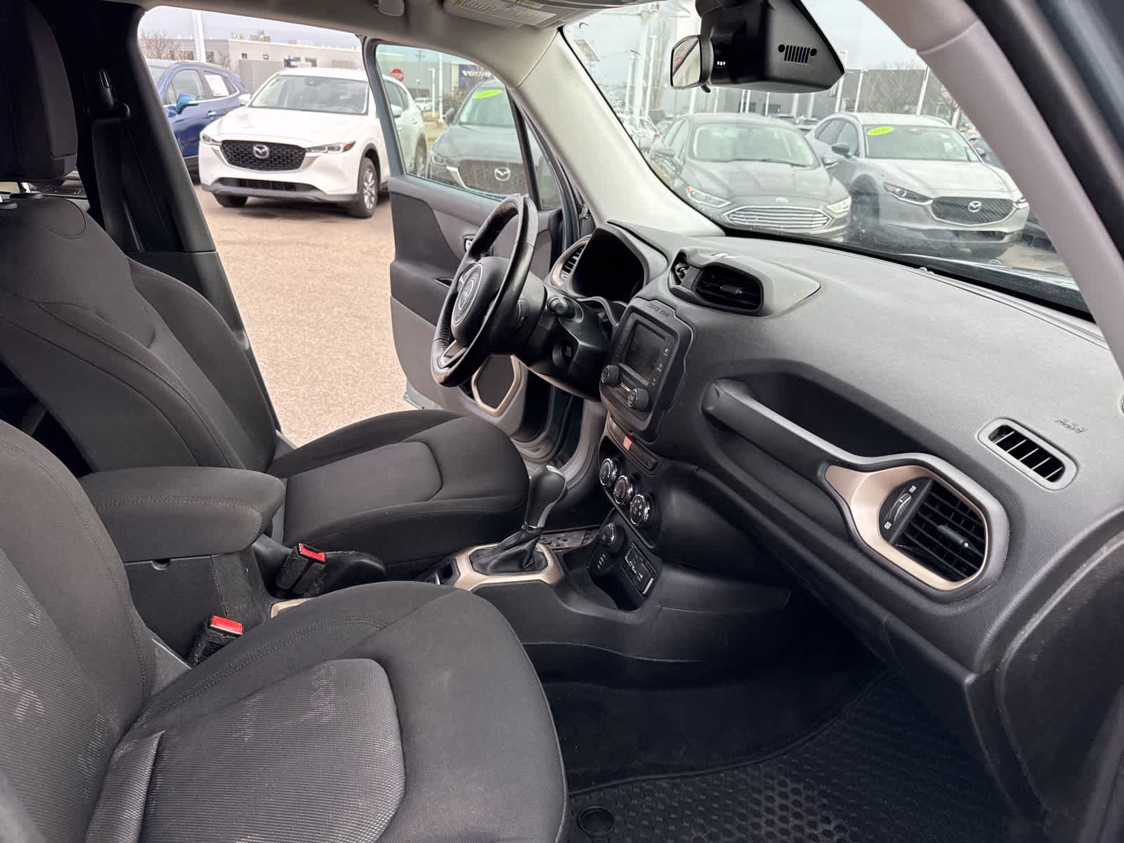 Thumbnail: 2017 Jeep Renegade - 25