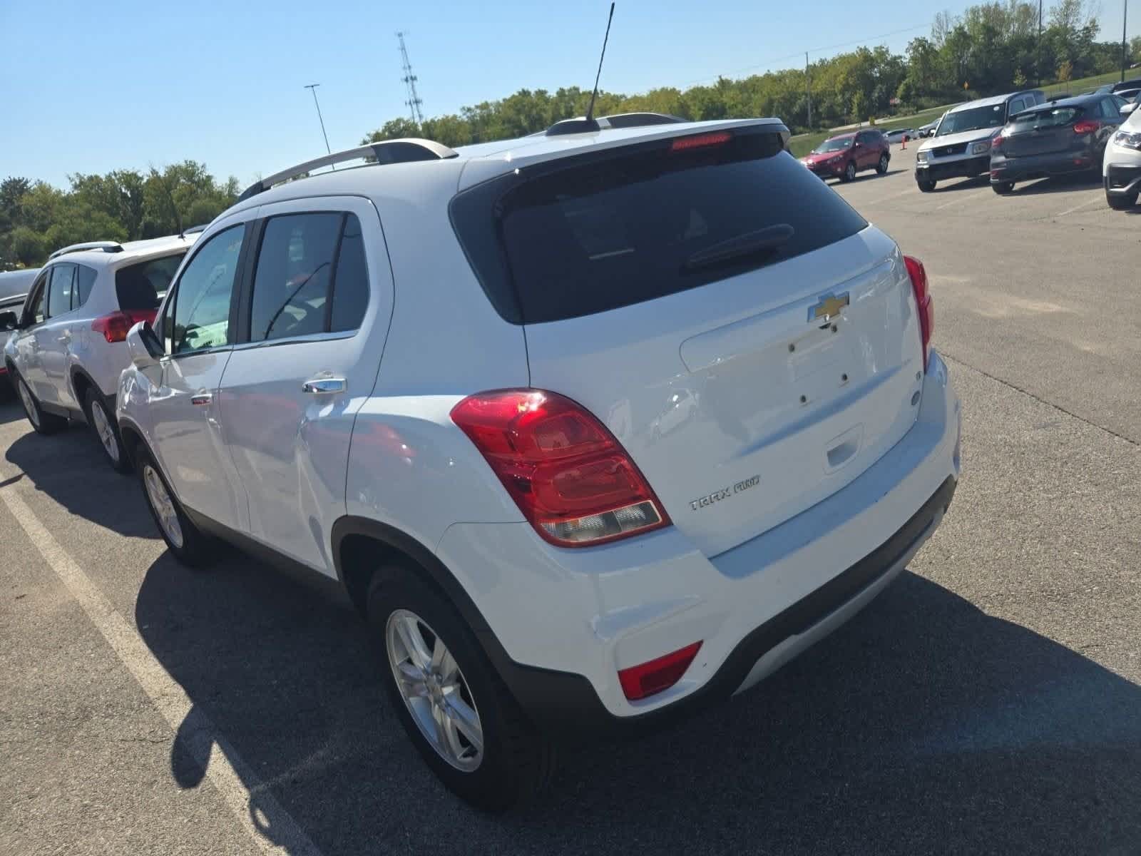 Thumbnail: 2017 Chevrolet Trax - 3