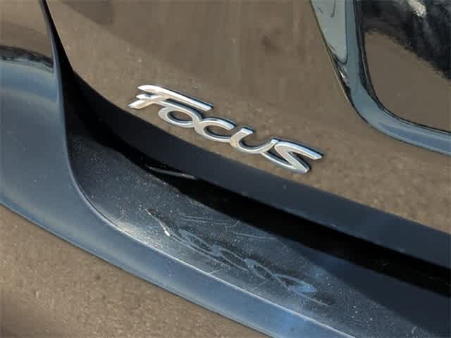 2017 Ford Focus SE 11