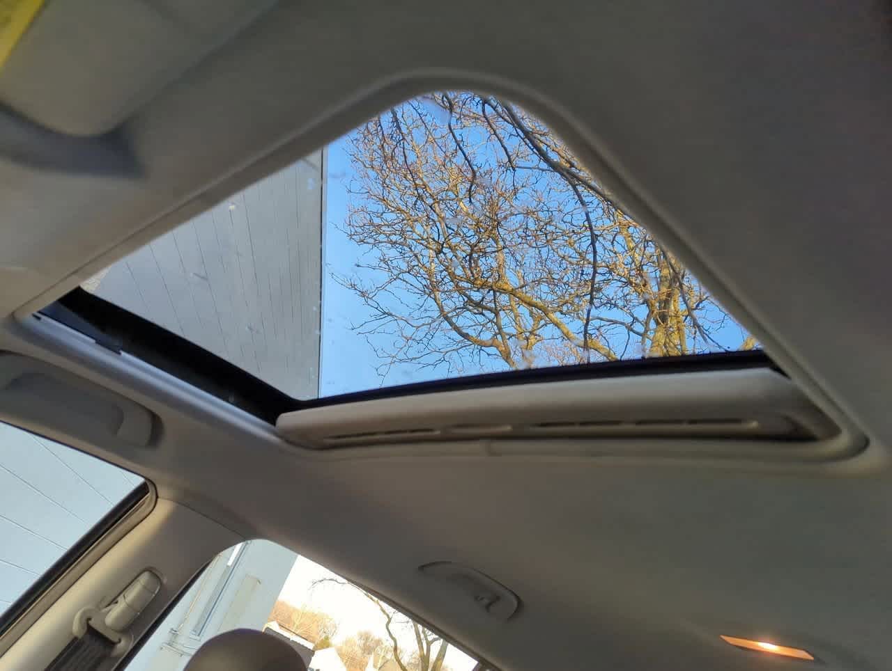 Thumbnail: 2012 Mazda Mazda5 - 18