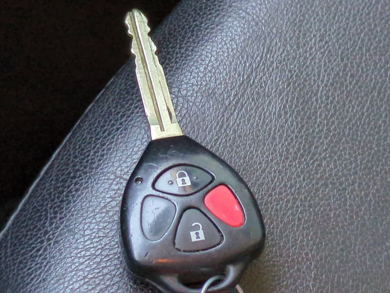 Thumbnail: 2013 Toyota 4Runner - 32