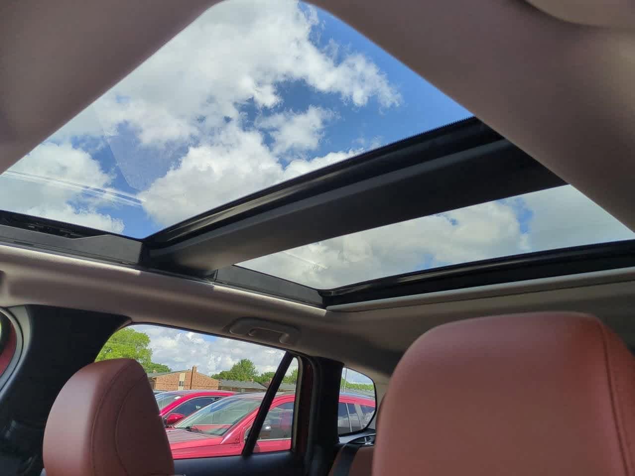 Thumbnail: 2025 Mazda CX-50 - 17