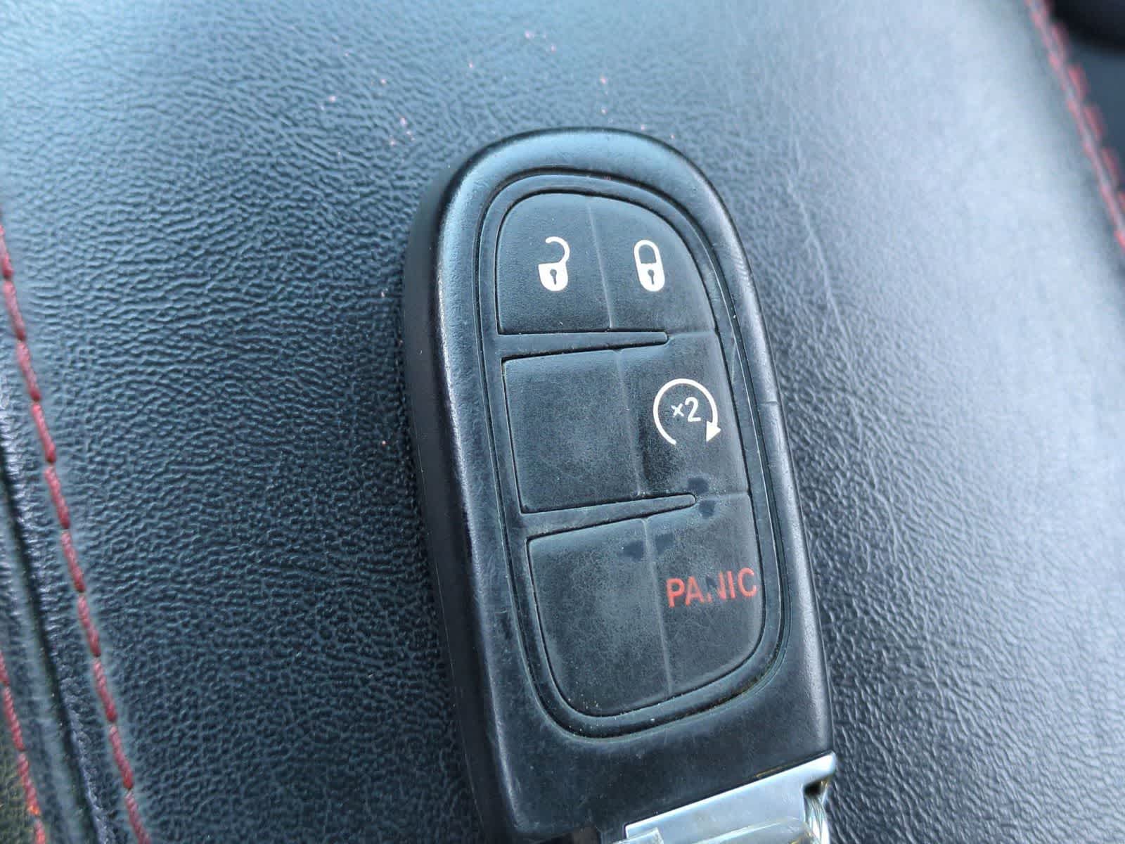 Thumbnail: 2019 Jeep Cherokee - 32
