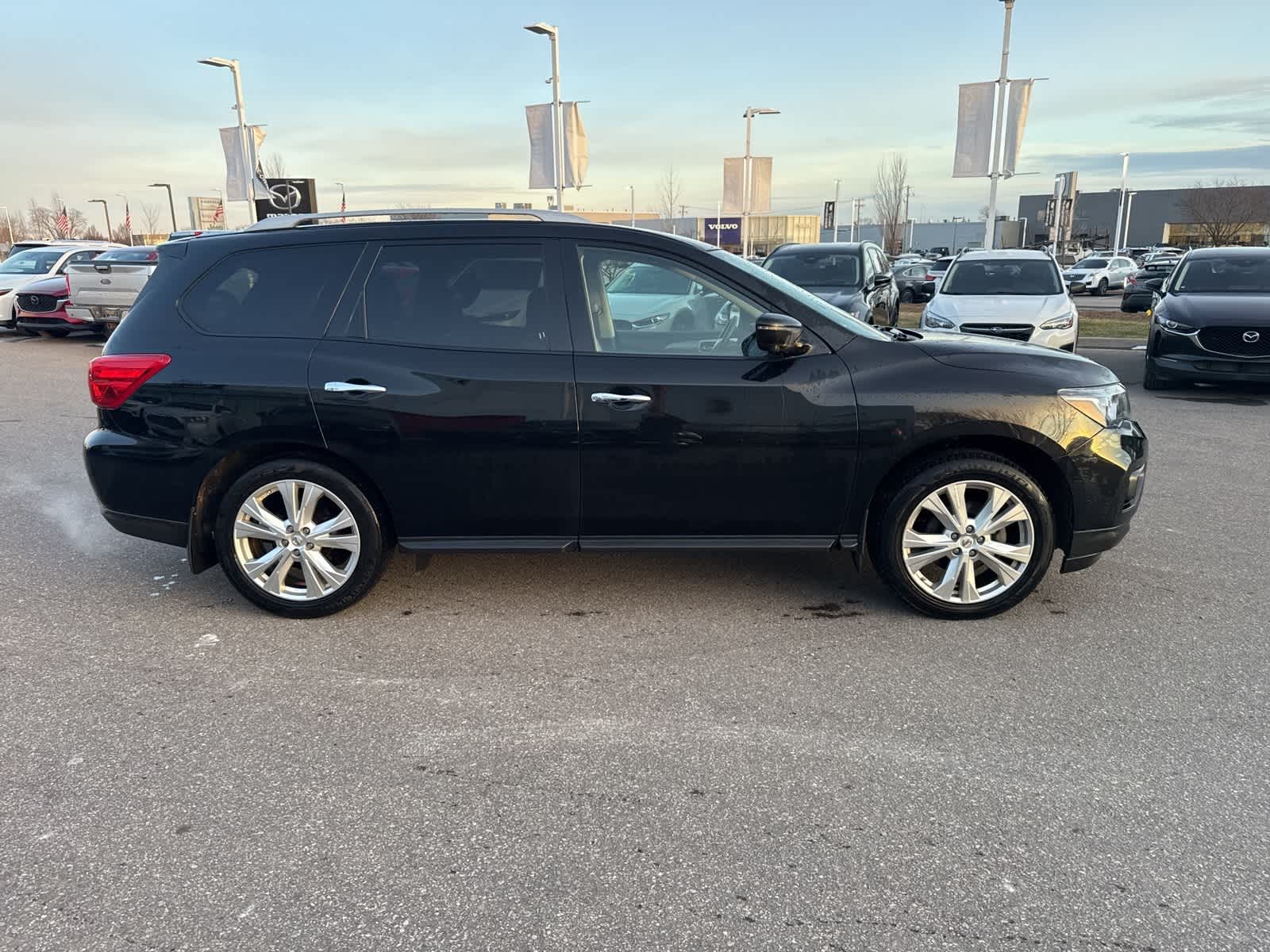 Thumbnail: 2018 Nissan Pathfinder - 4