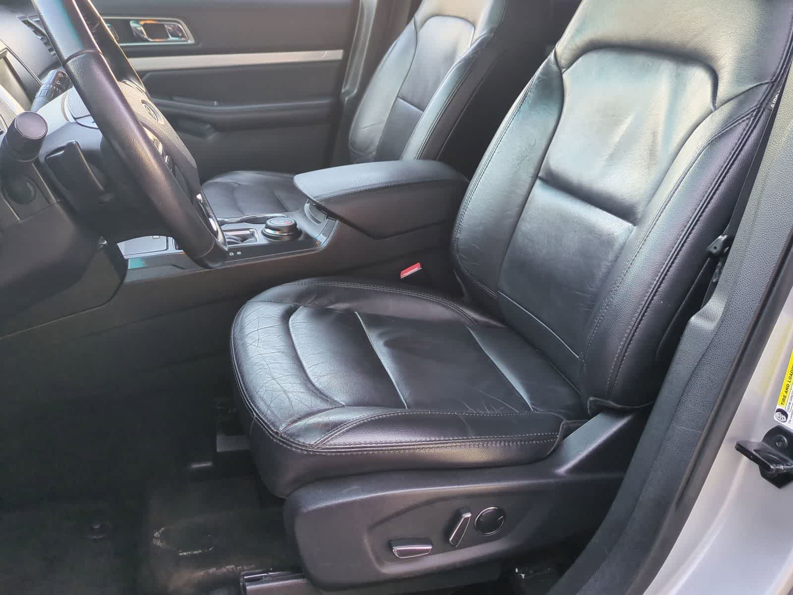 Thumbnail: 2016 Ford Explorer - 16