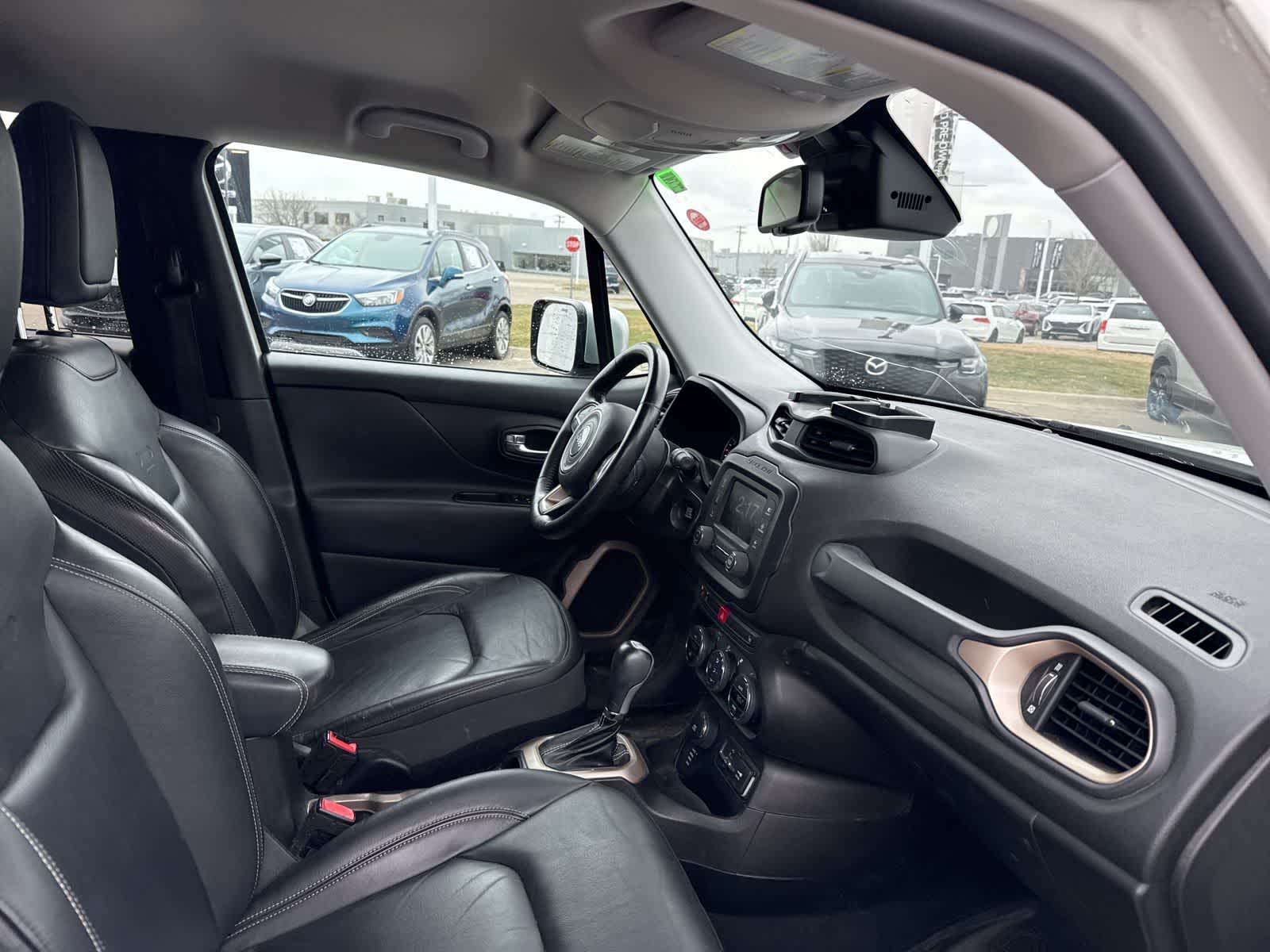 Thumbnail: 2016 Jeep Renegade - 26