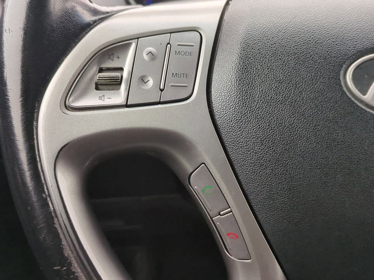 Thumbnail: 2012 Hyundai Tucson - 23