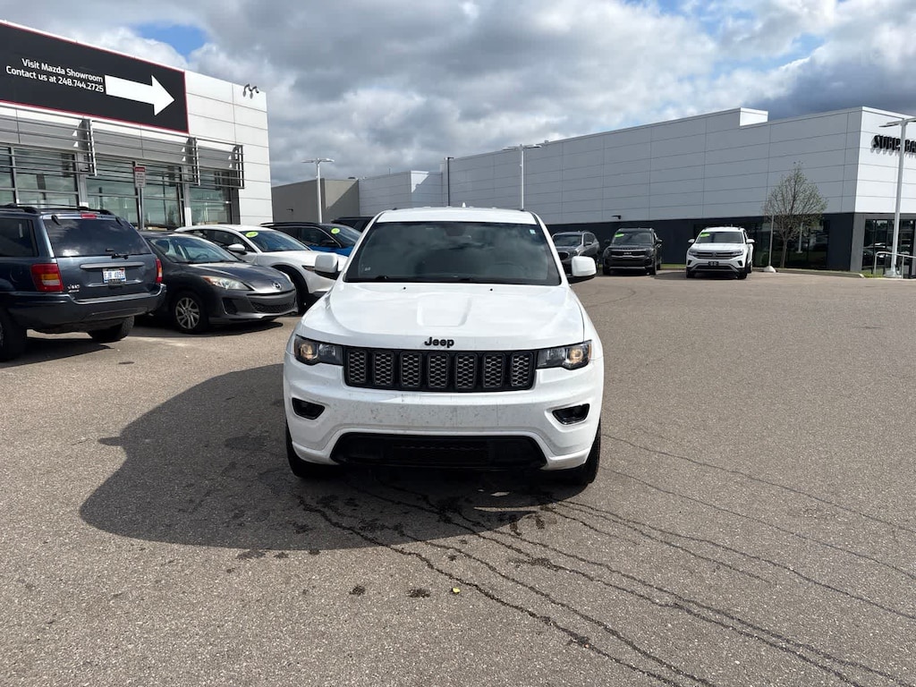 Used 2017 Jeep Grand Cherokee Laredo 4x4 SUV