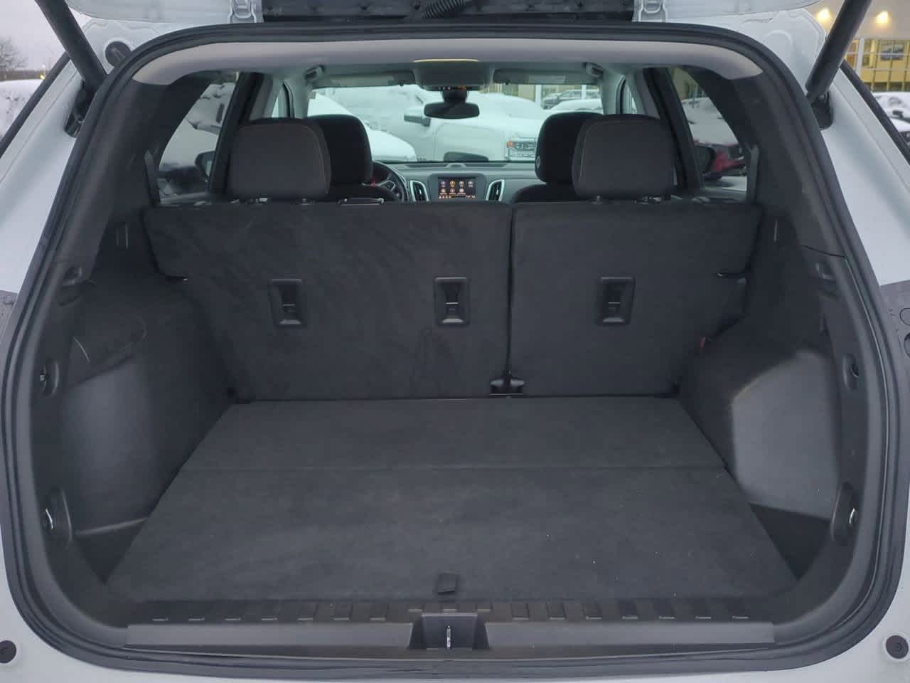 Thumbnail: 2022 Chevrolet Equinox - 31