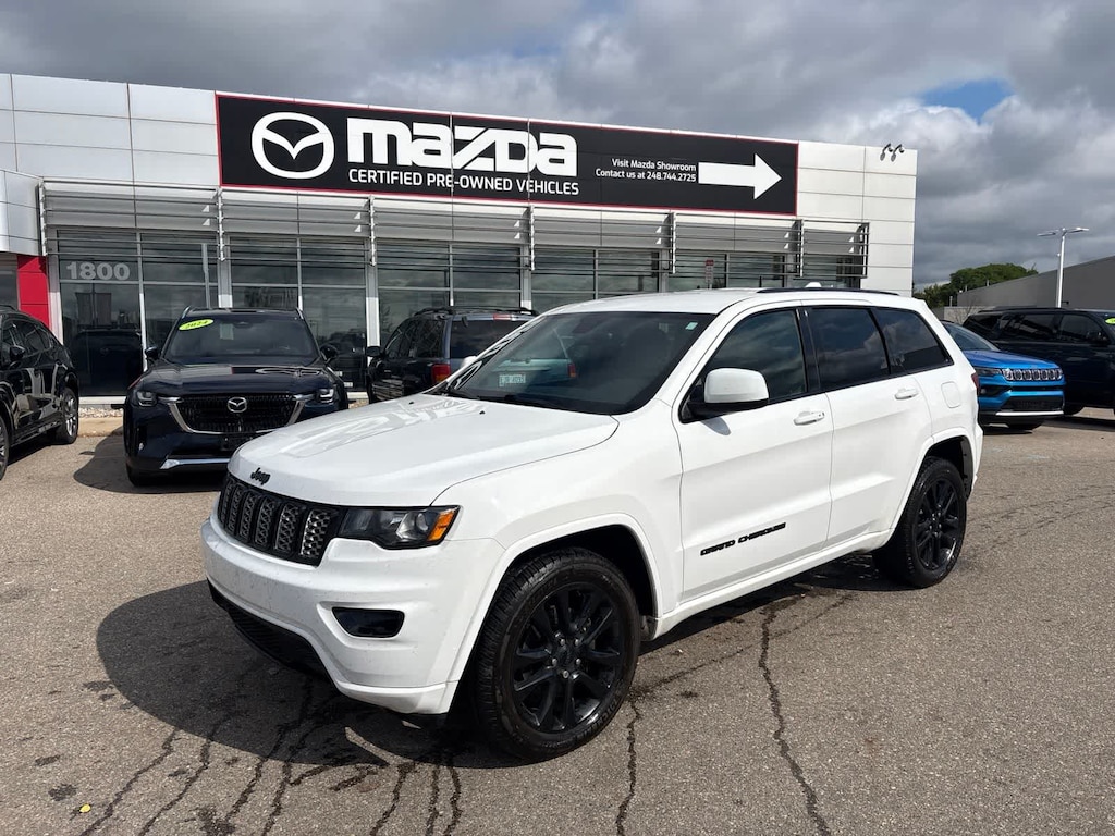 Used 2017 Jeep Grand Cherokee Laredo 4x4 SUV