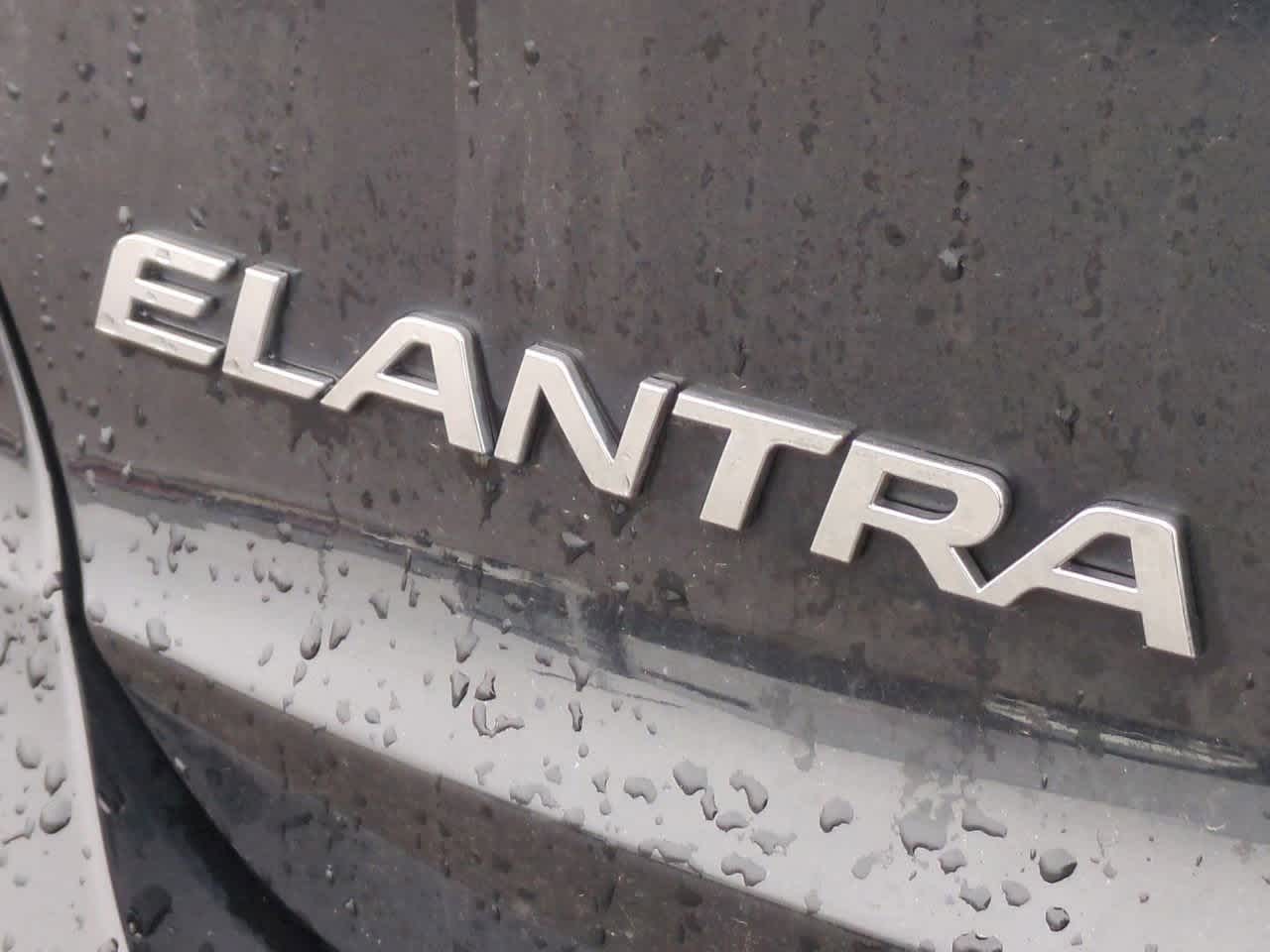 Thumbnail: 2017 Hyundai Elantra - 12