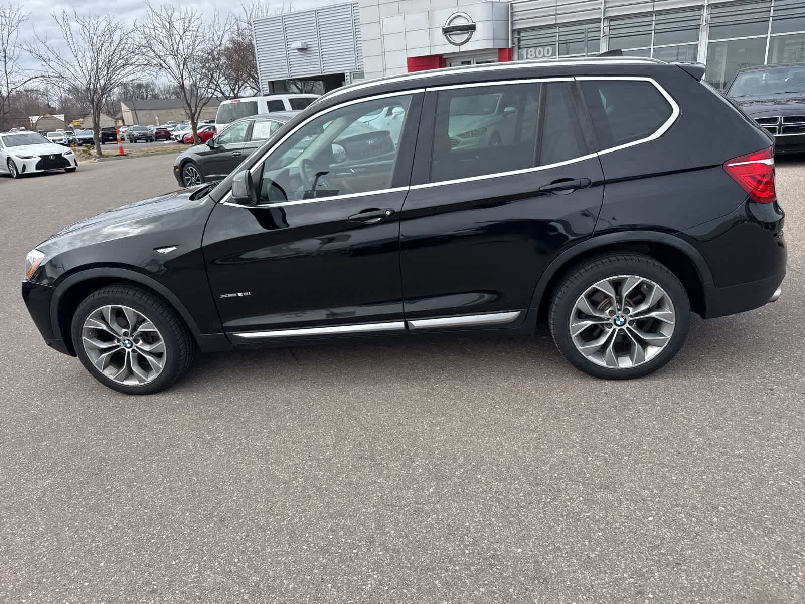 Thumbnail: 2017 BMW X3 - 8
