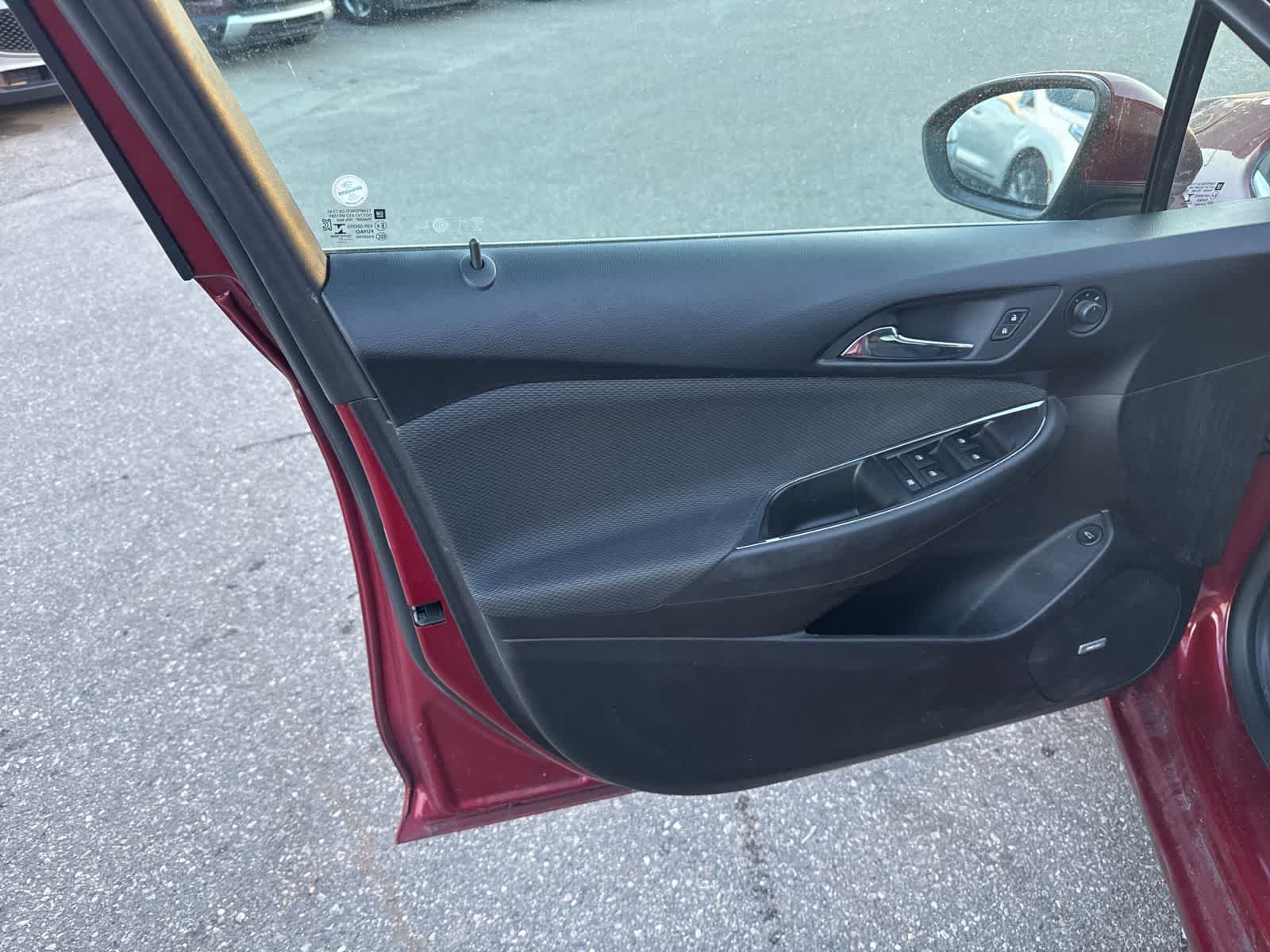 Thumbnail: 2017 Chevrolet Cruze - 15