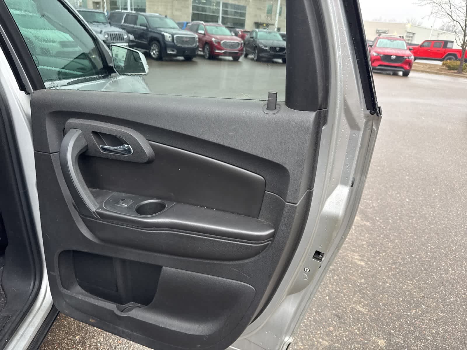 Thumbnail: 2010 Chevrolet Traverse - 22