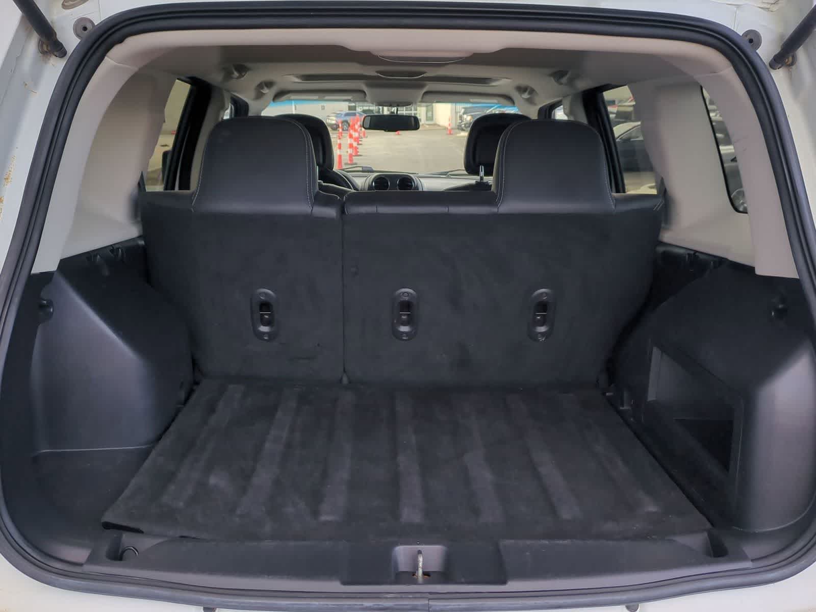 Thumbnail: 2016 Jeep Patriot - 33