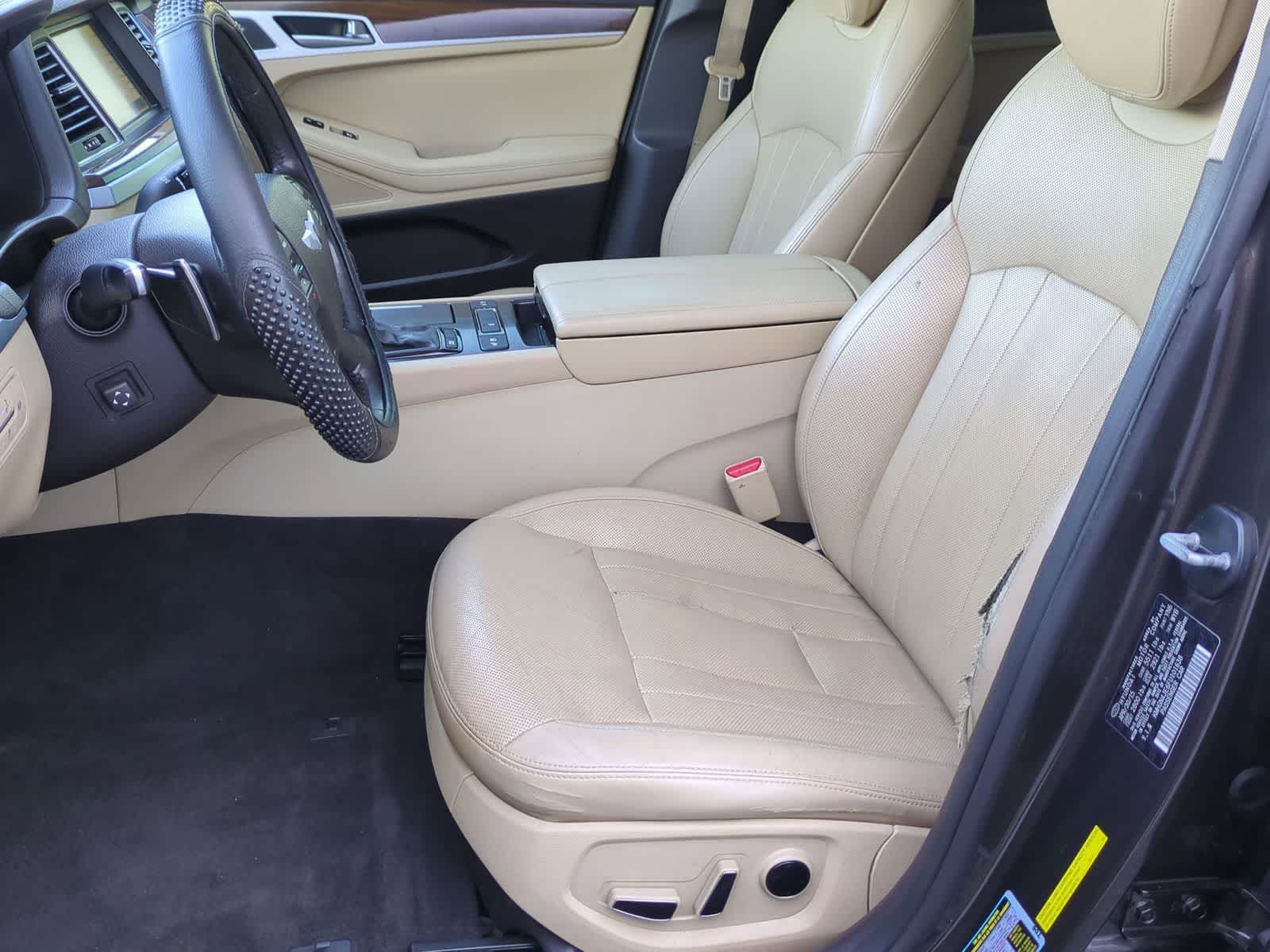 Thumbnail: 2015 Hyundai Genesis - 16