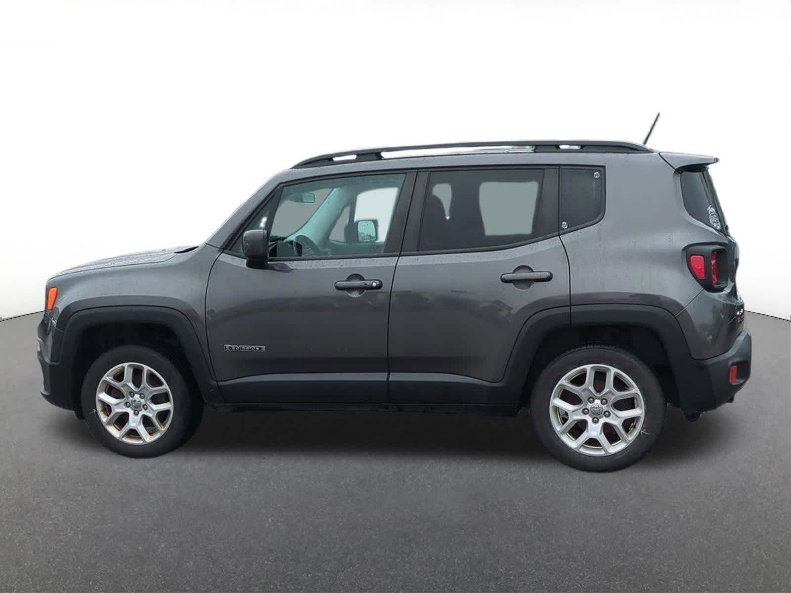 Thumbnail: 2017 Jeep Renegade - 3