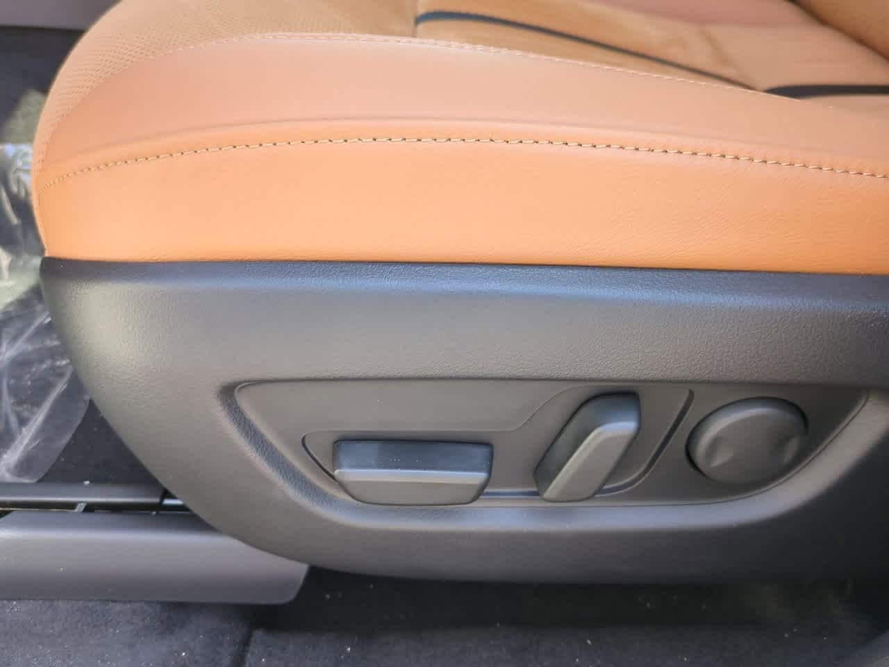 Thumbnail: 2025 Mazda CX-70 - 16