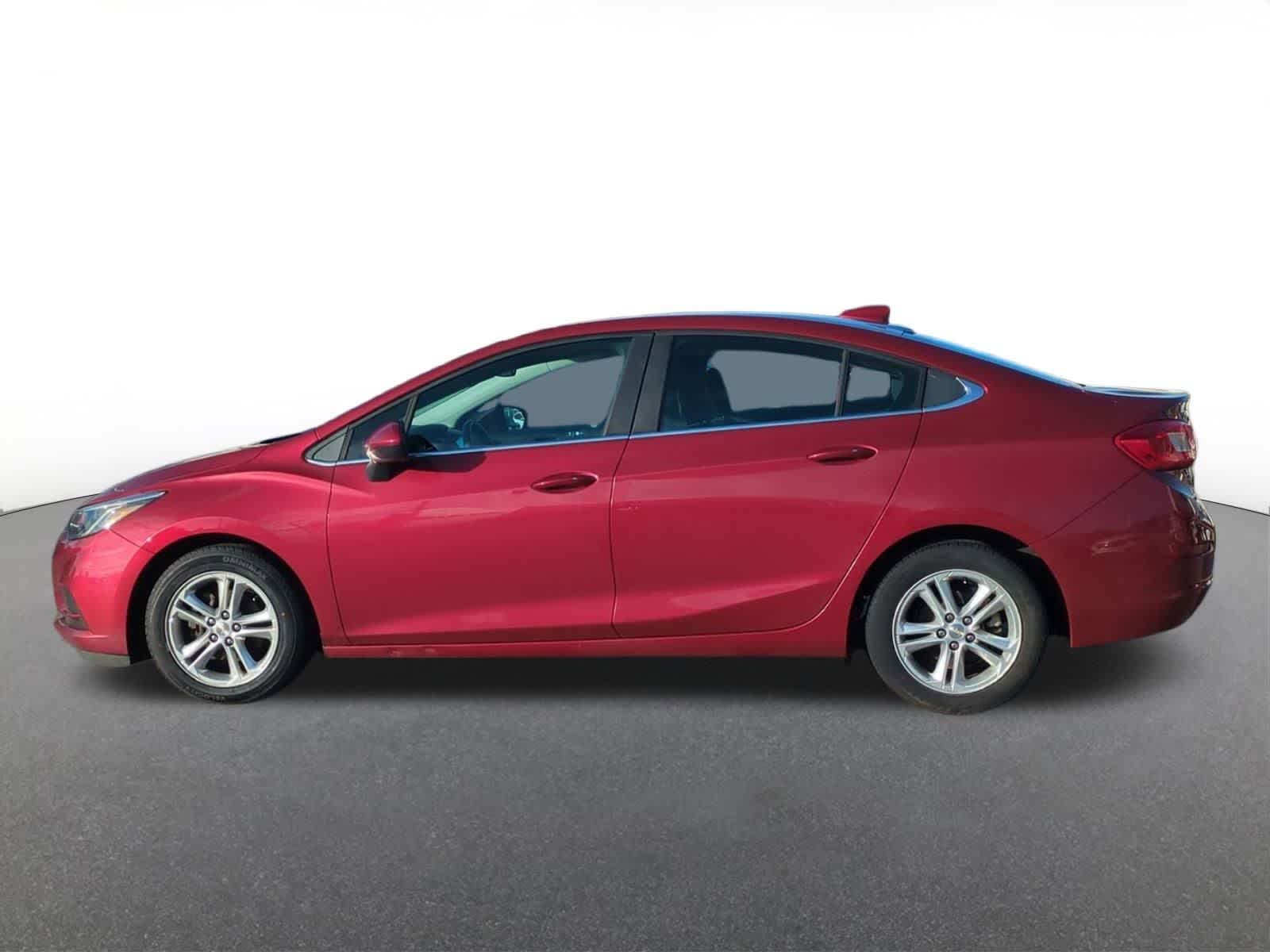 Thumbnail: 2017 Chevrolet Cruze - 3