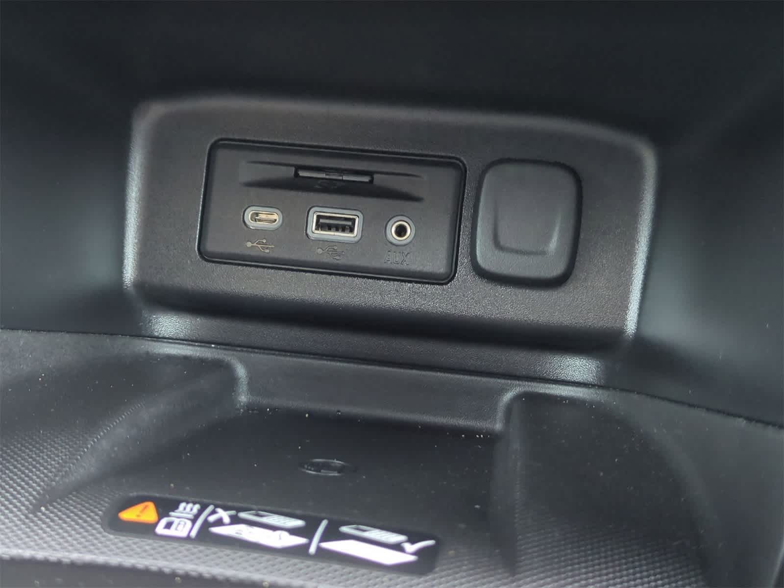 Thumbnail: 2020 Chevrolet Equinox - 32