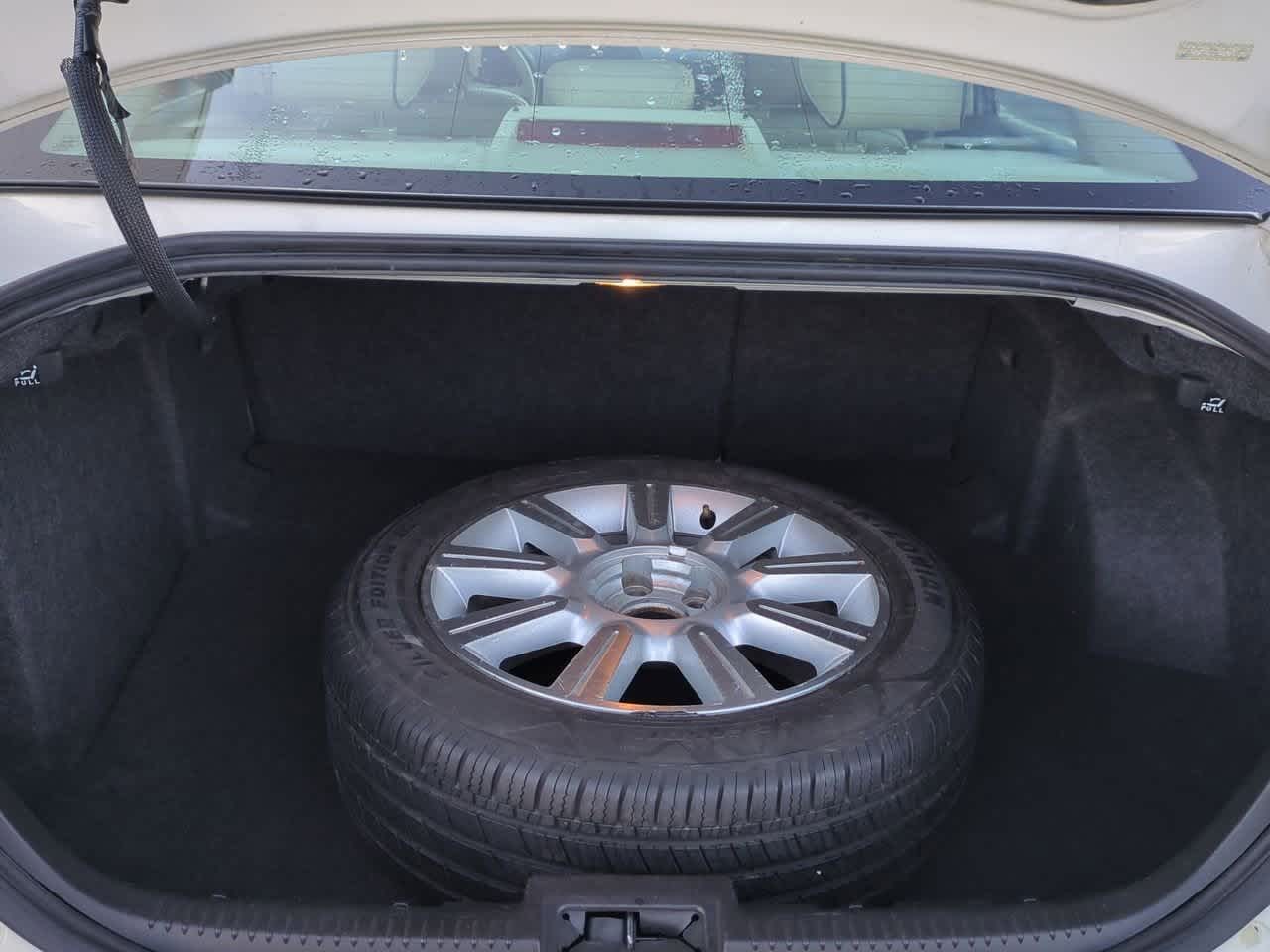 Thumbnail: 2012 Lincoln MKZ - 32