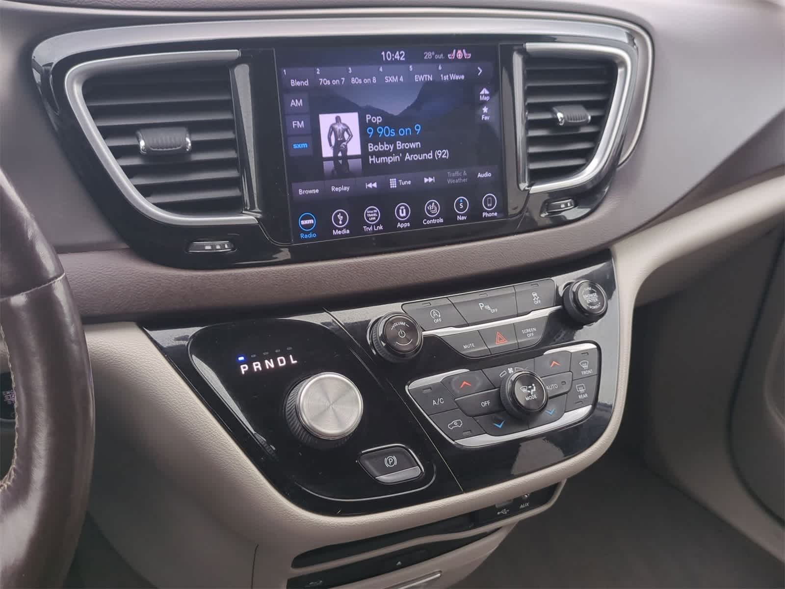 Thumbnail: 2018 Chrysler Pacifica - 28