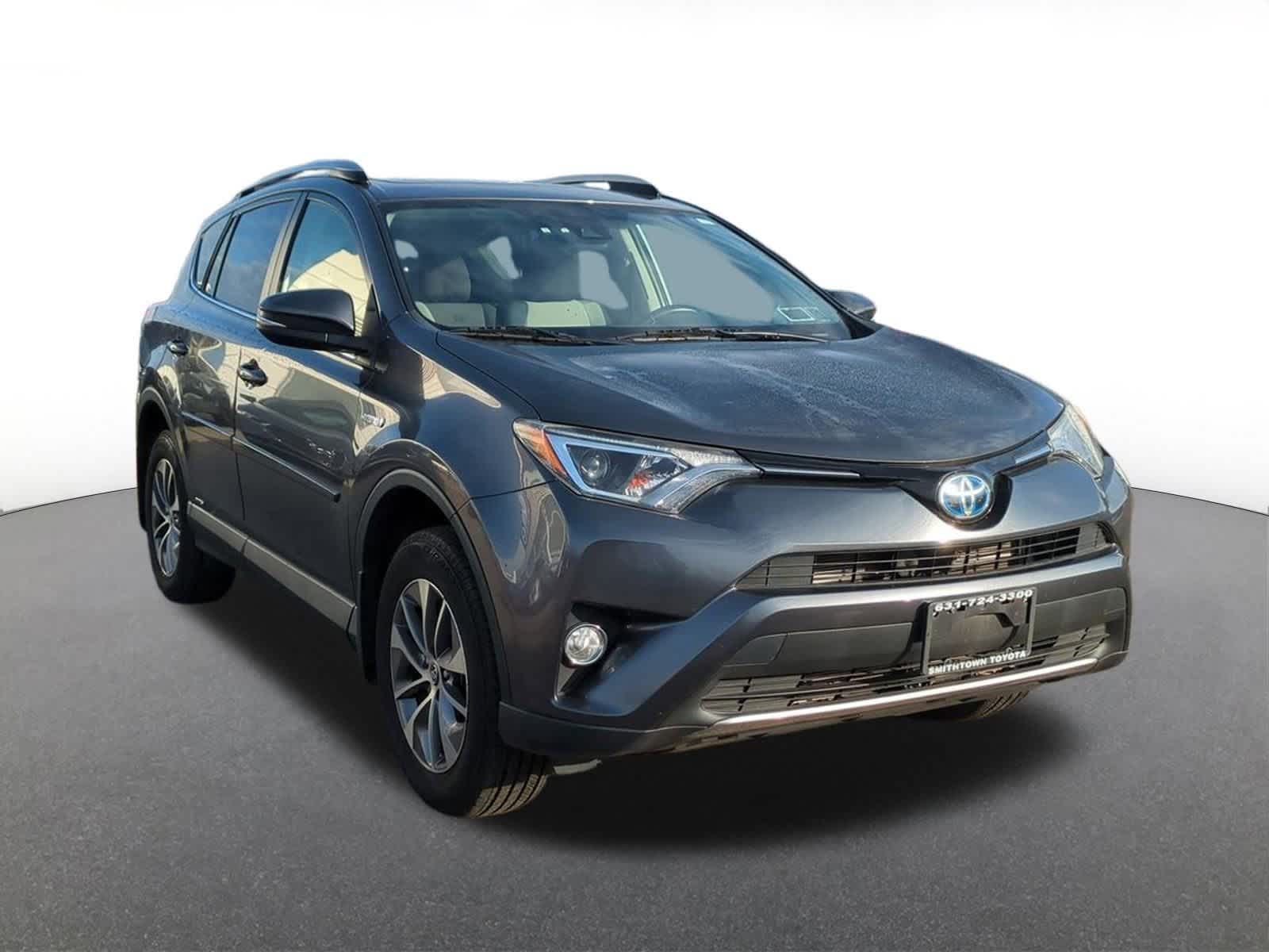 Thumbnail: 2018 Toyota RAV4 - 8