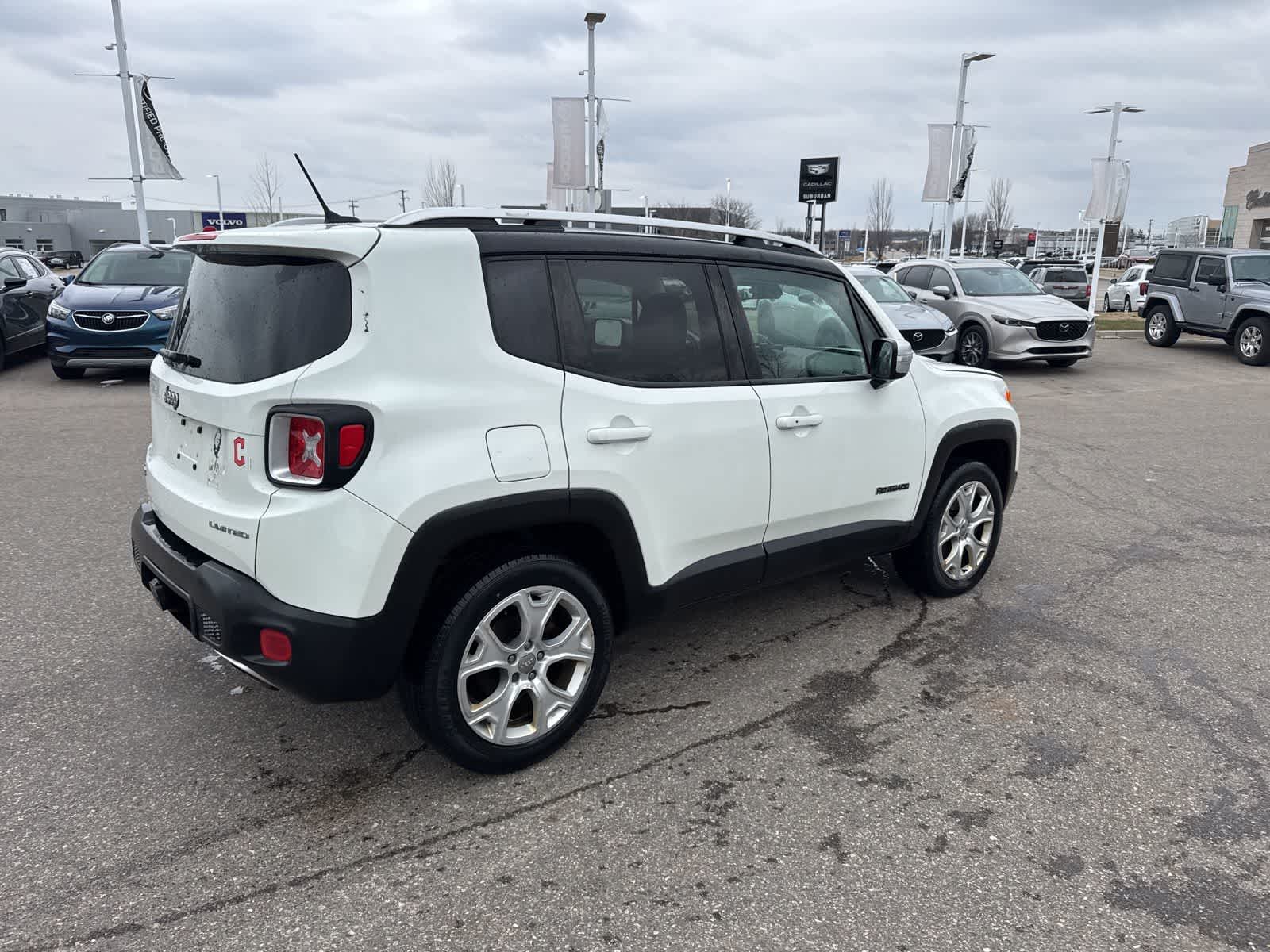 Thumbnail: 2016 Jeep Renegade - 5