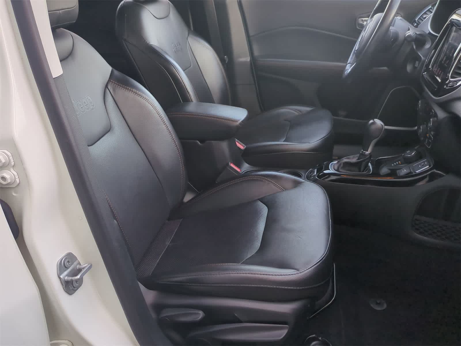 Thumbnail: 2020 Jeep Compass - 20