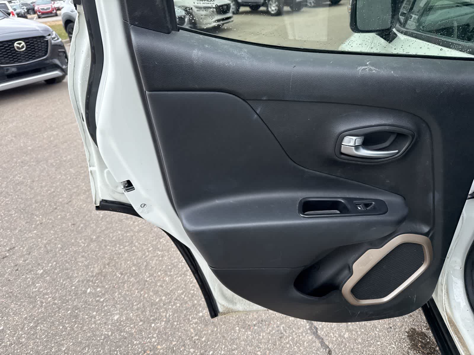 Thumbnail: 2016 Jeep Renegade - 18