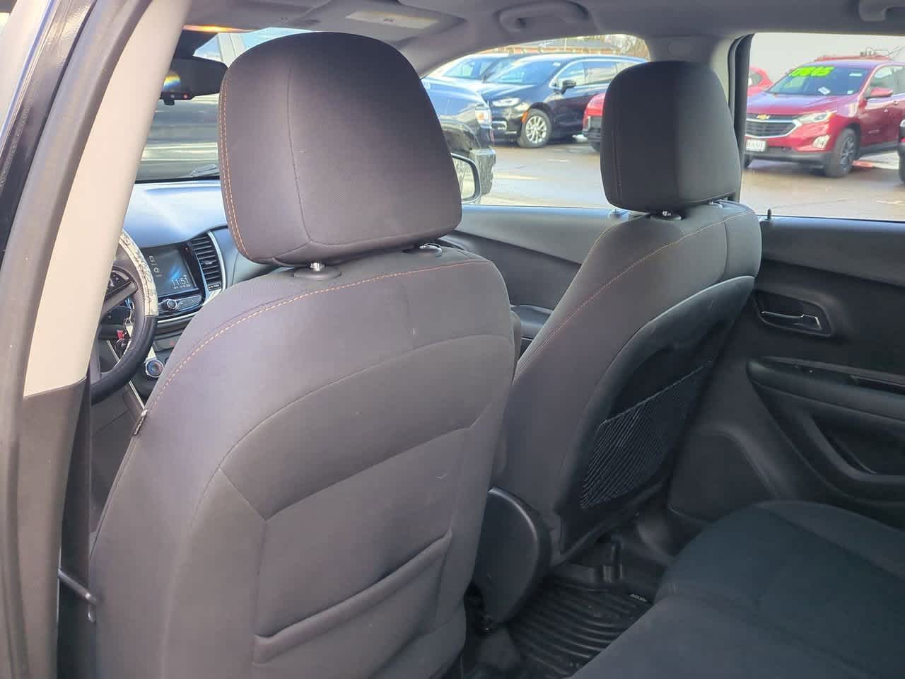 Thumbnail: 2017 Chevrolet Trax - 17