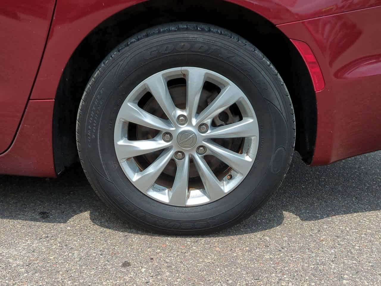 2018 Chrysler Pacifica  13