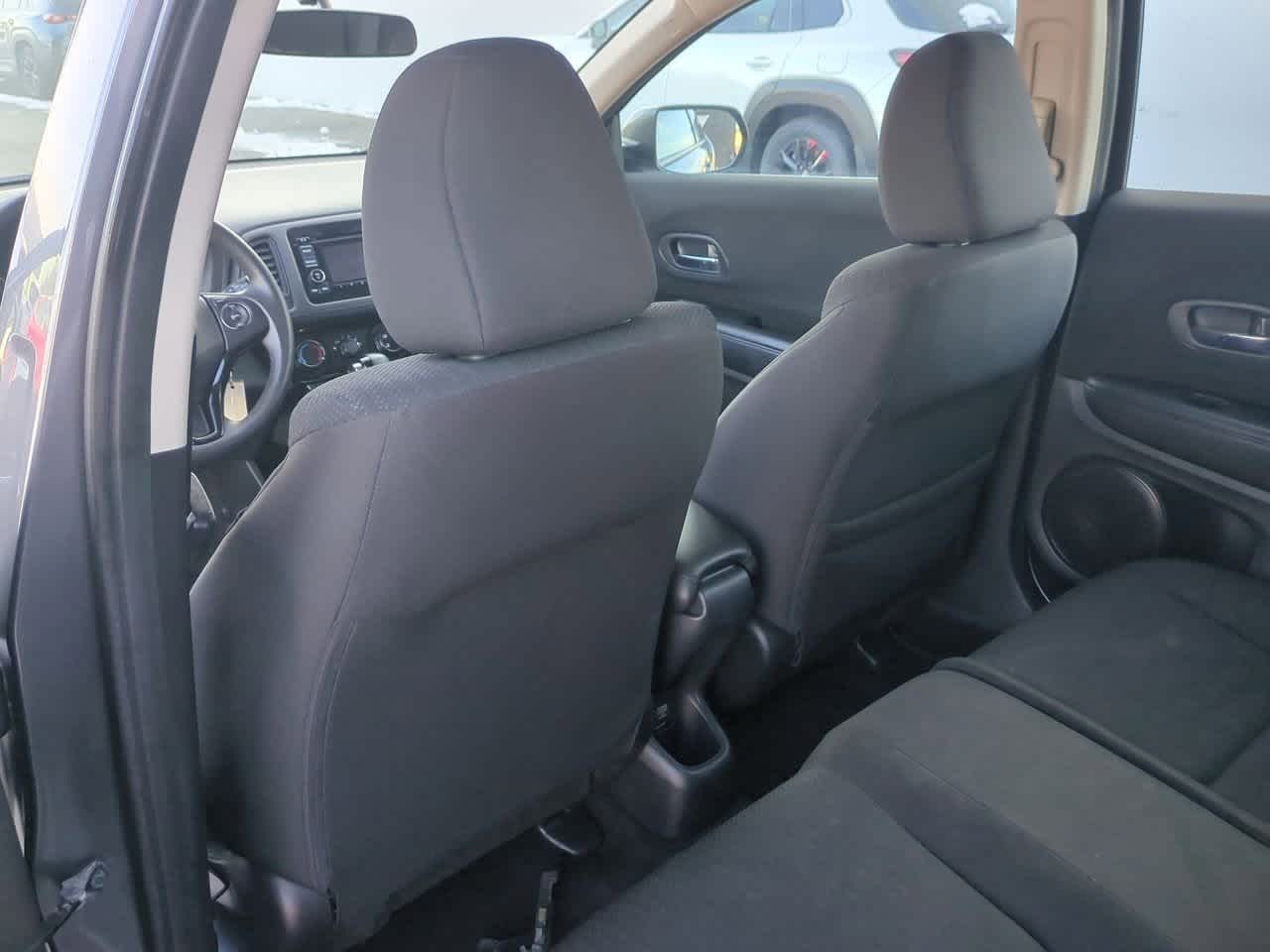 Thumbnail: 2016 Honda HR-V - 16